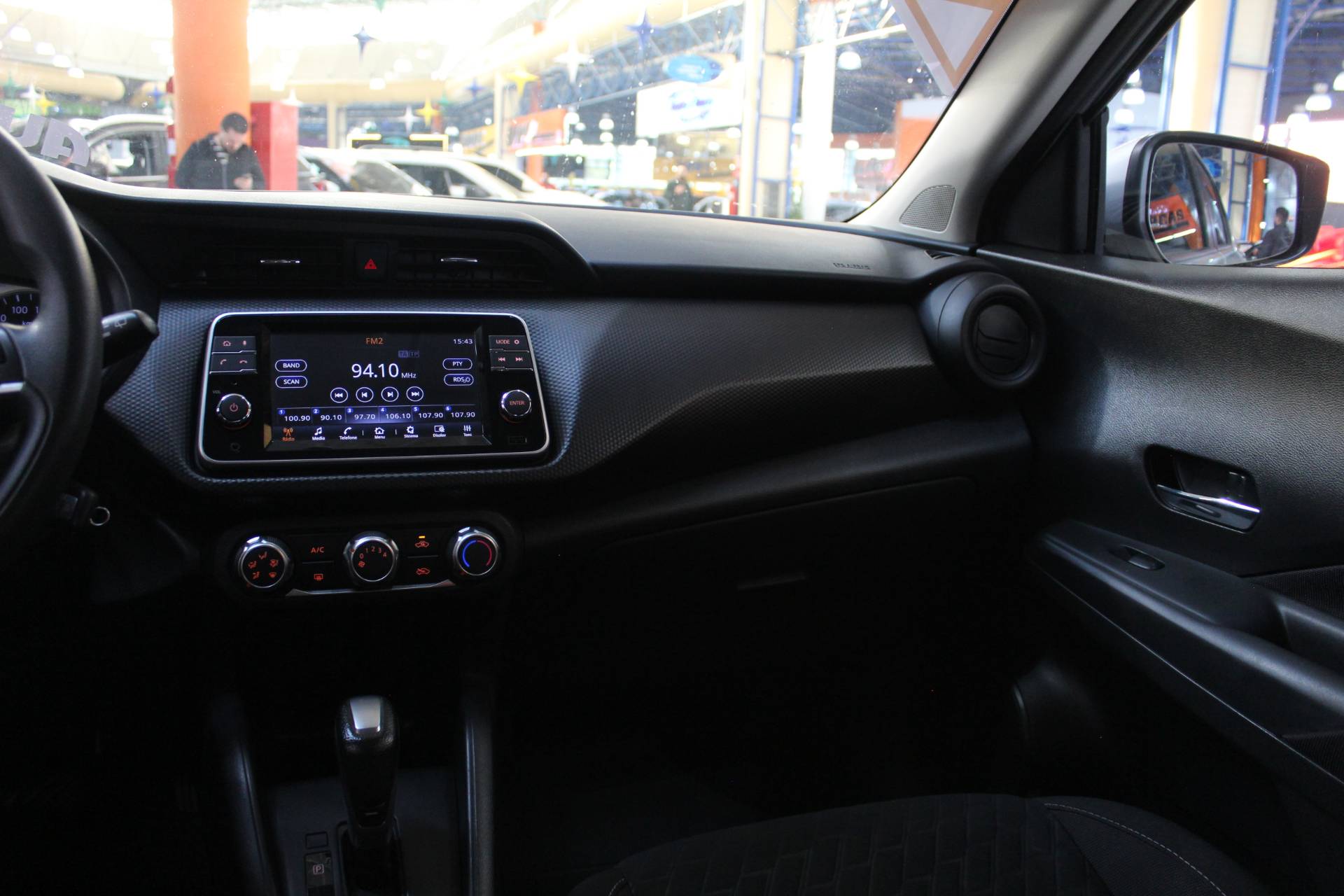 NISSAN KICKS