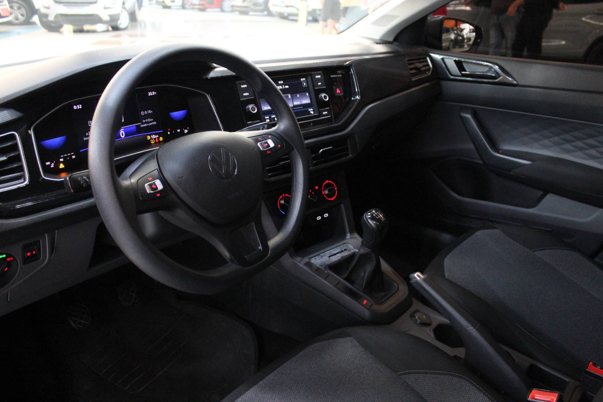 VOLKSWAGEN POLO