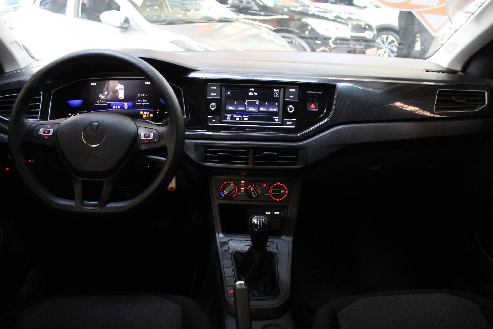 VOLKSWAGEN POLO