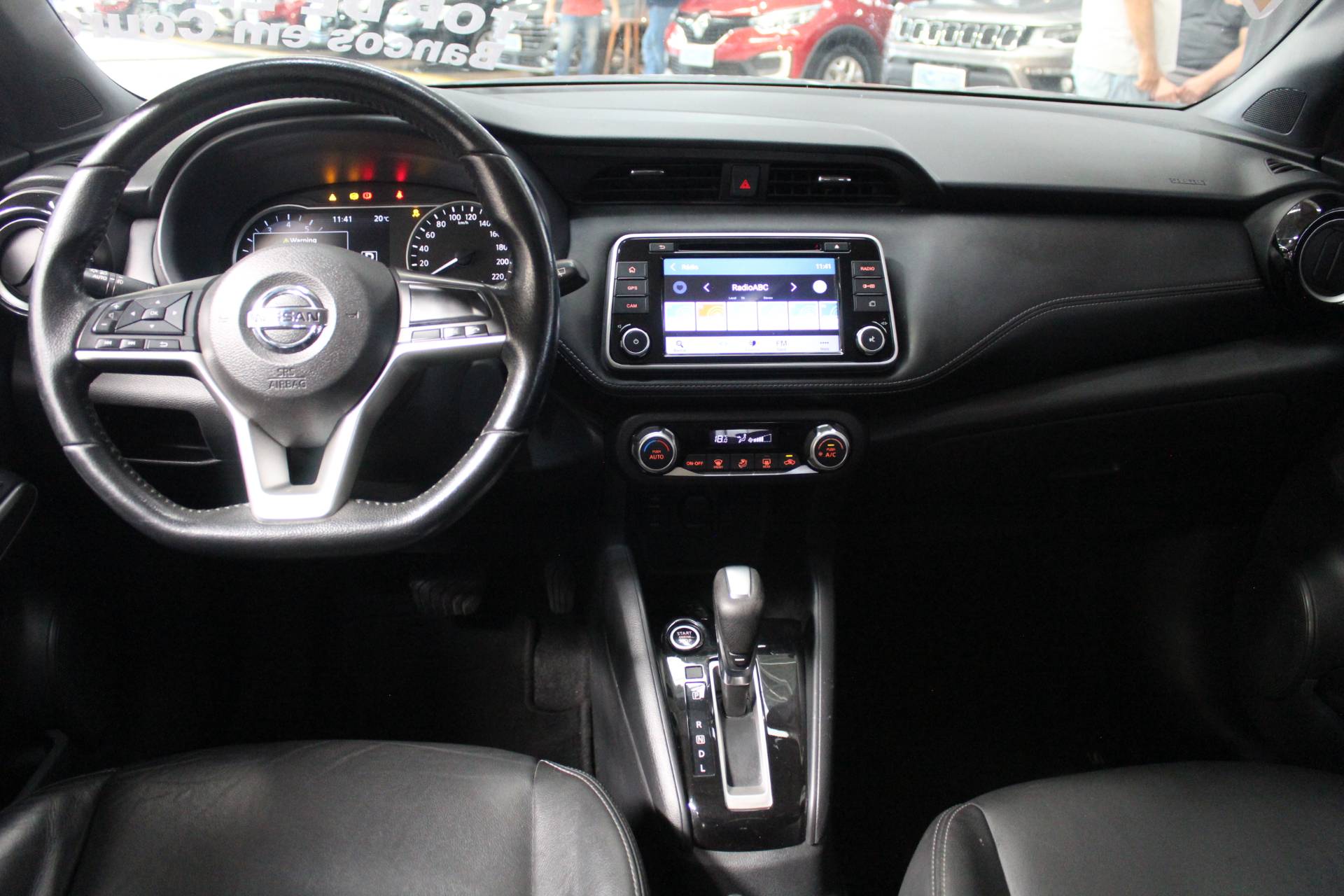 NISSAN KICKS