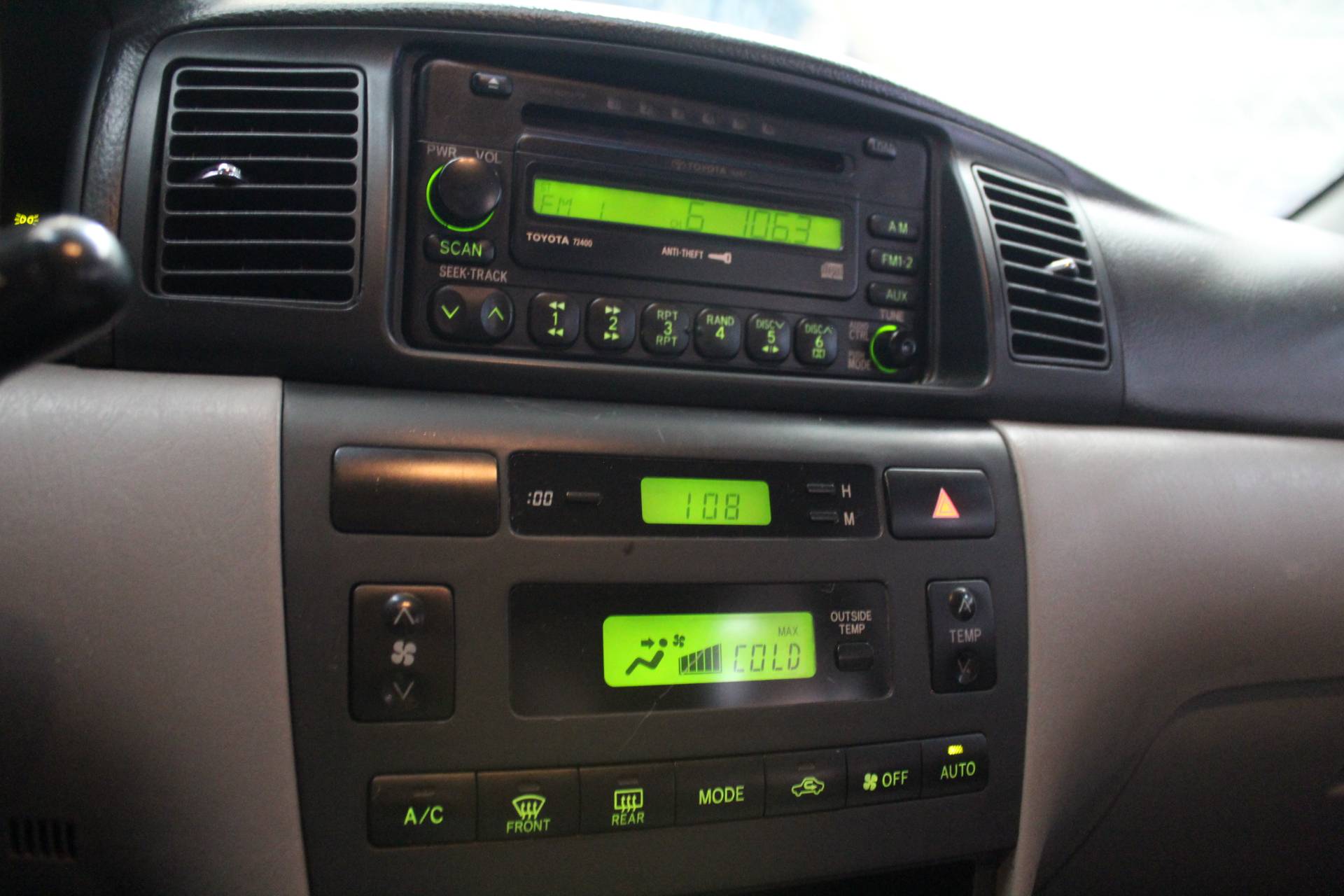 TOYOTA COROLLA