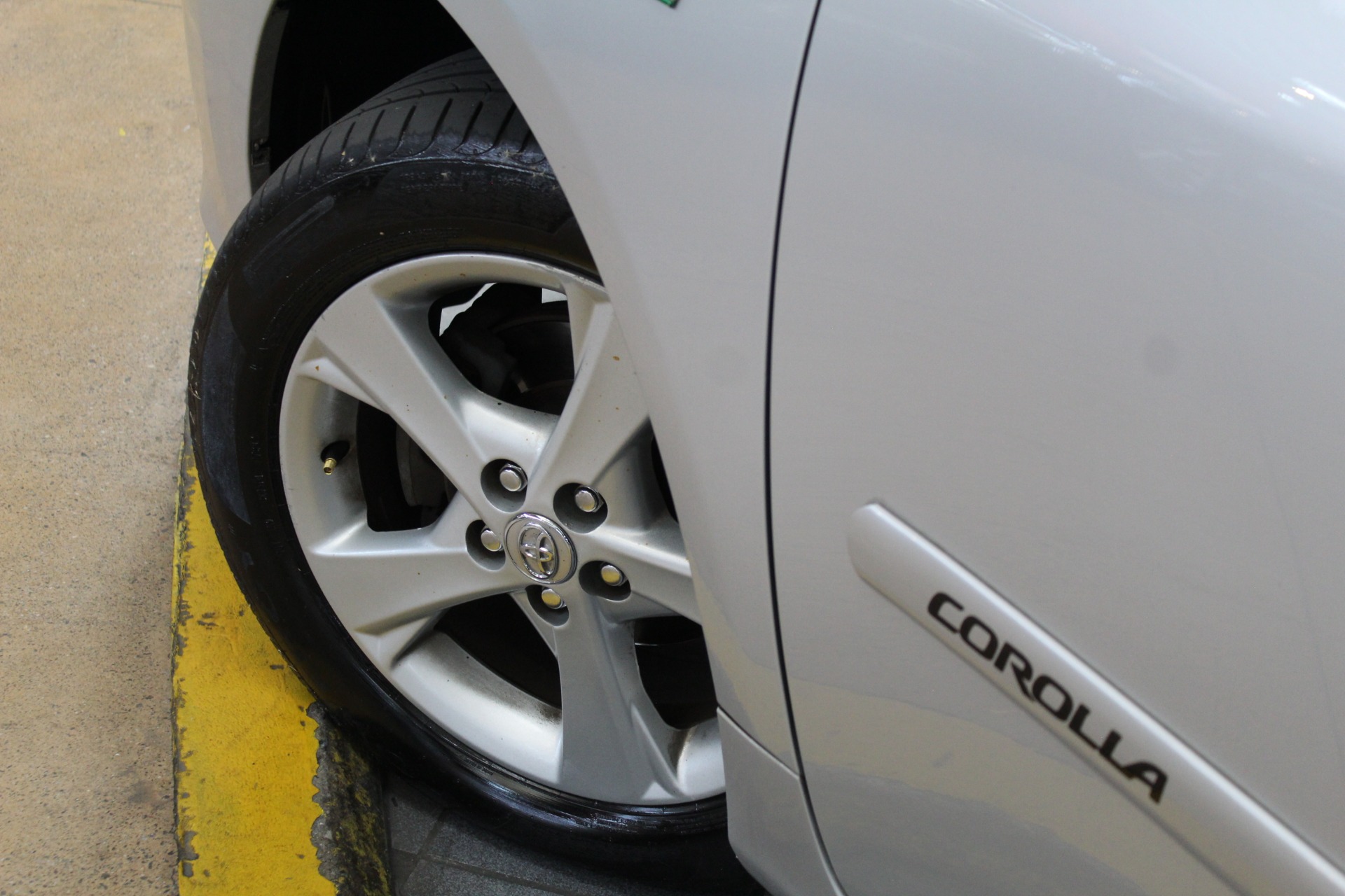 TOYOTA COROLLA