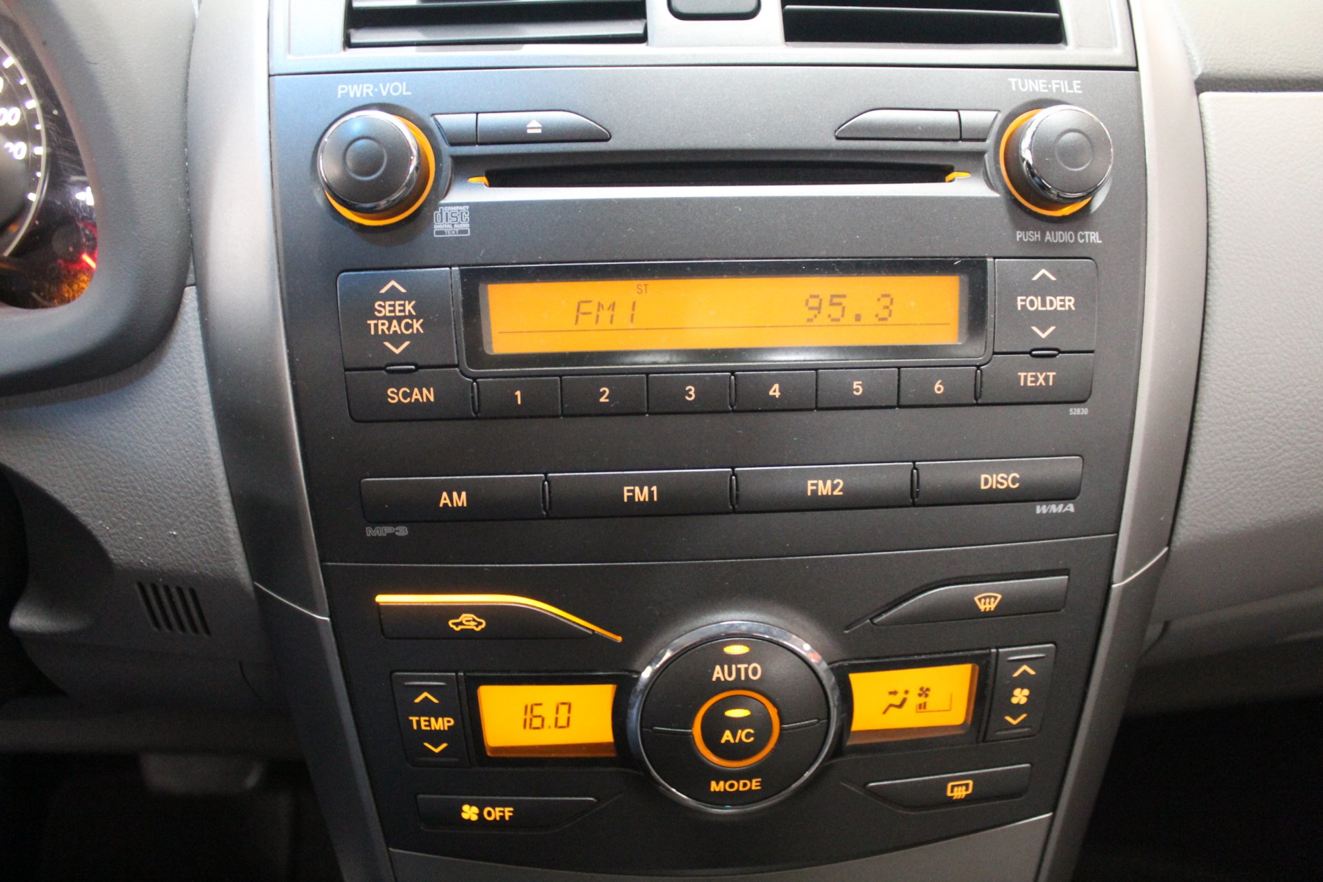 TOYOTA COROLLA