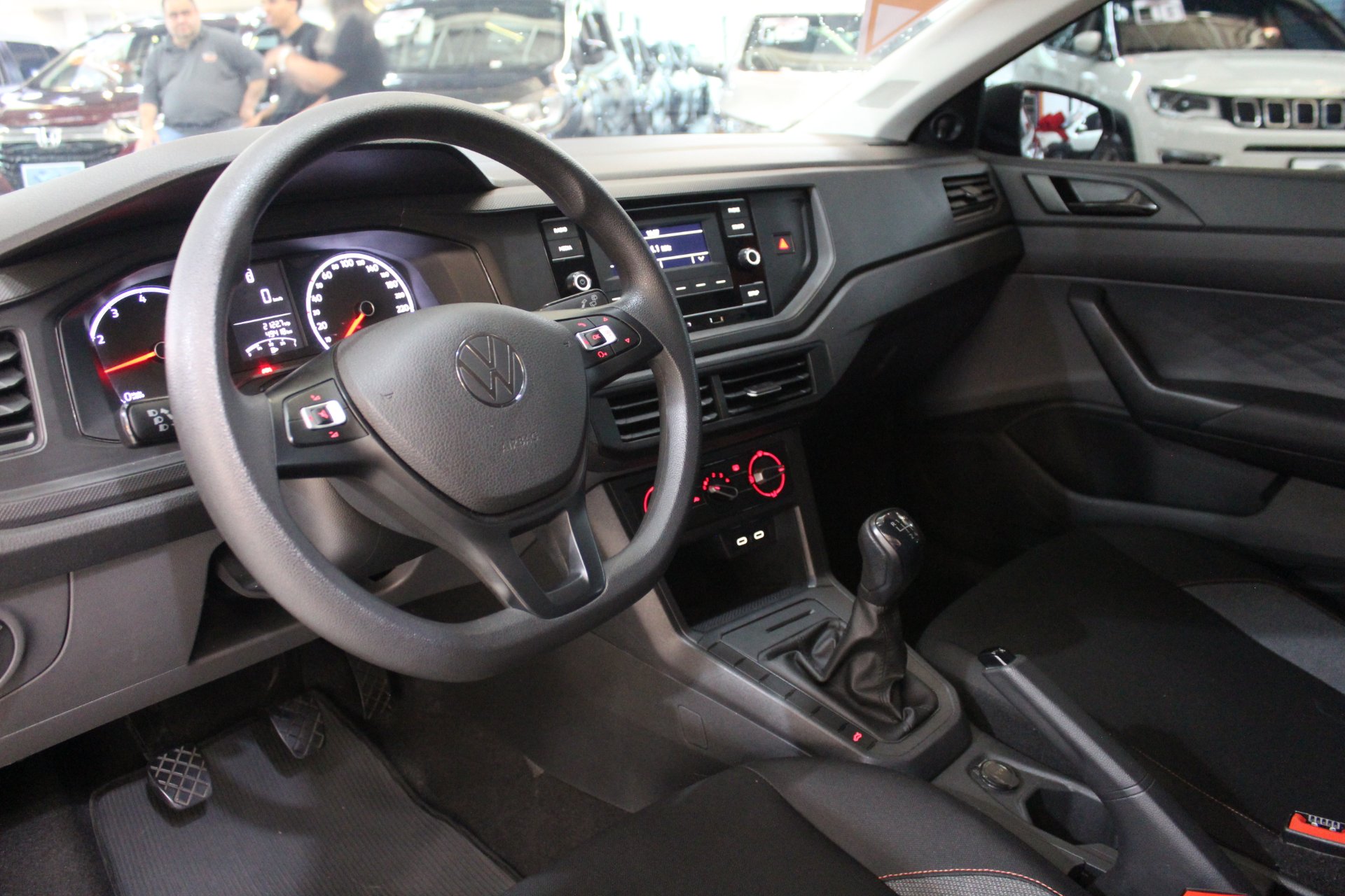 VOLKSWAGEN POLO