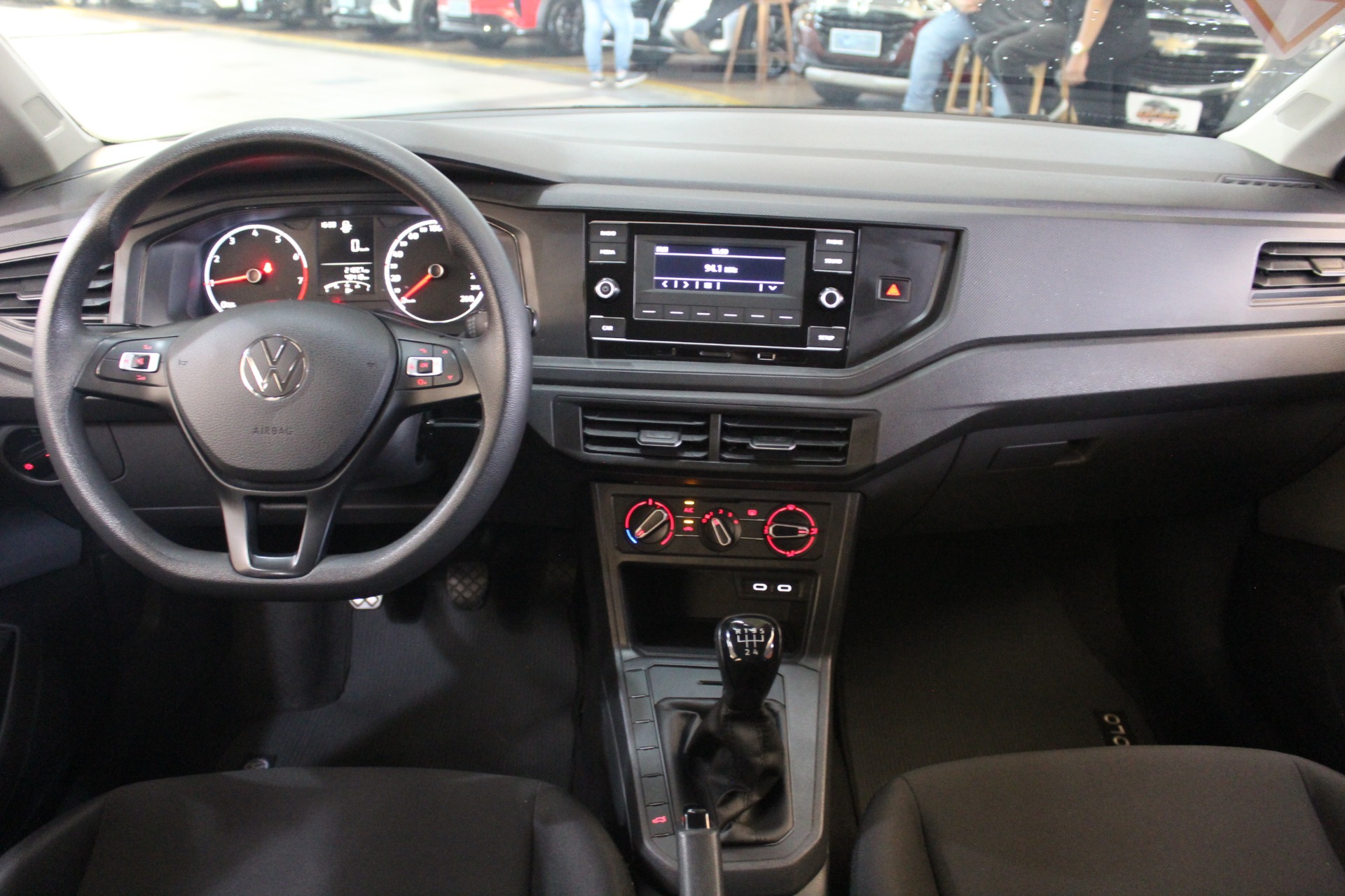 VOLKSWAGEN POLO
