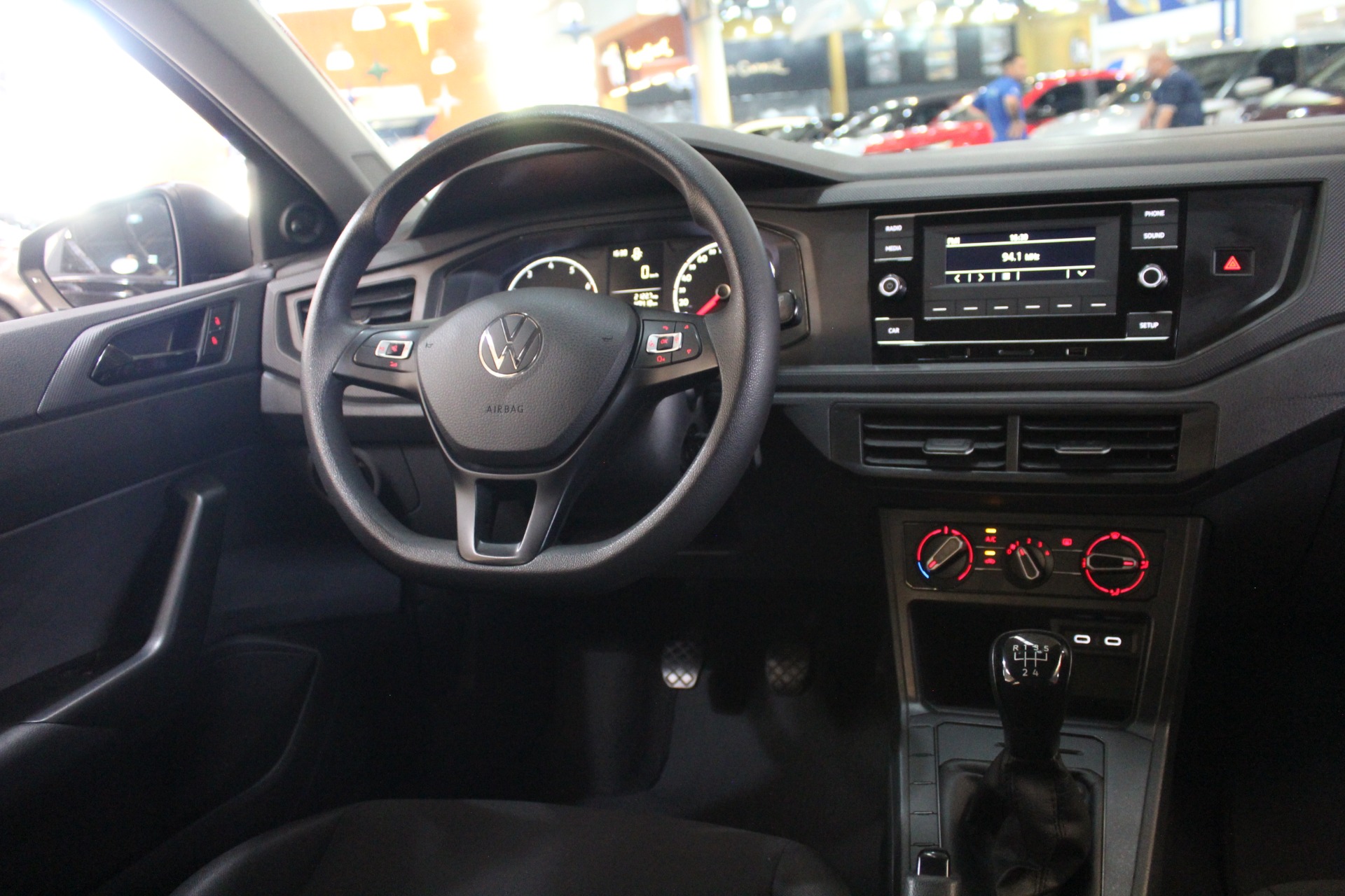 VOLKSWAGEN POLO