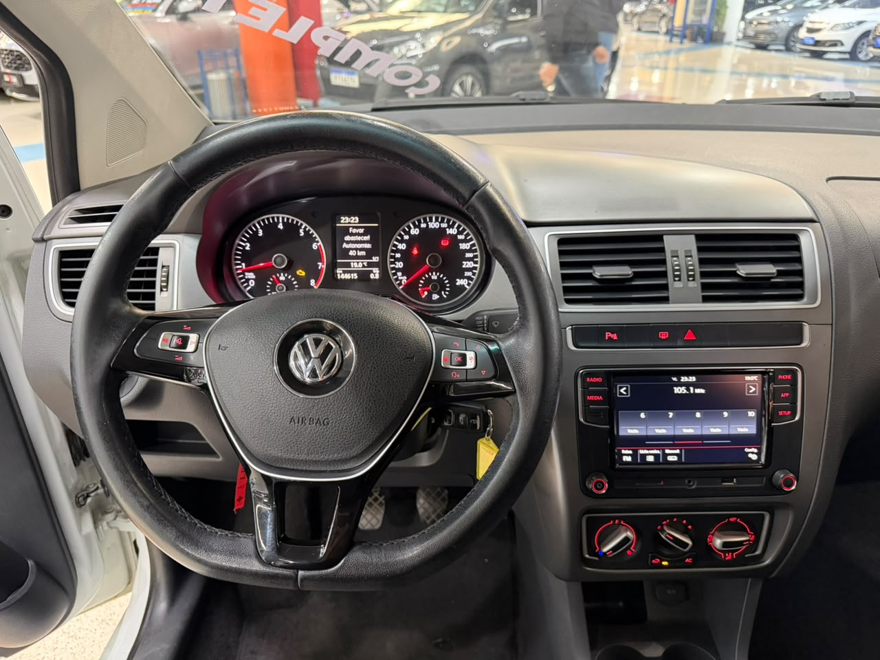 VOLKSWAGEN FOX