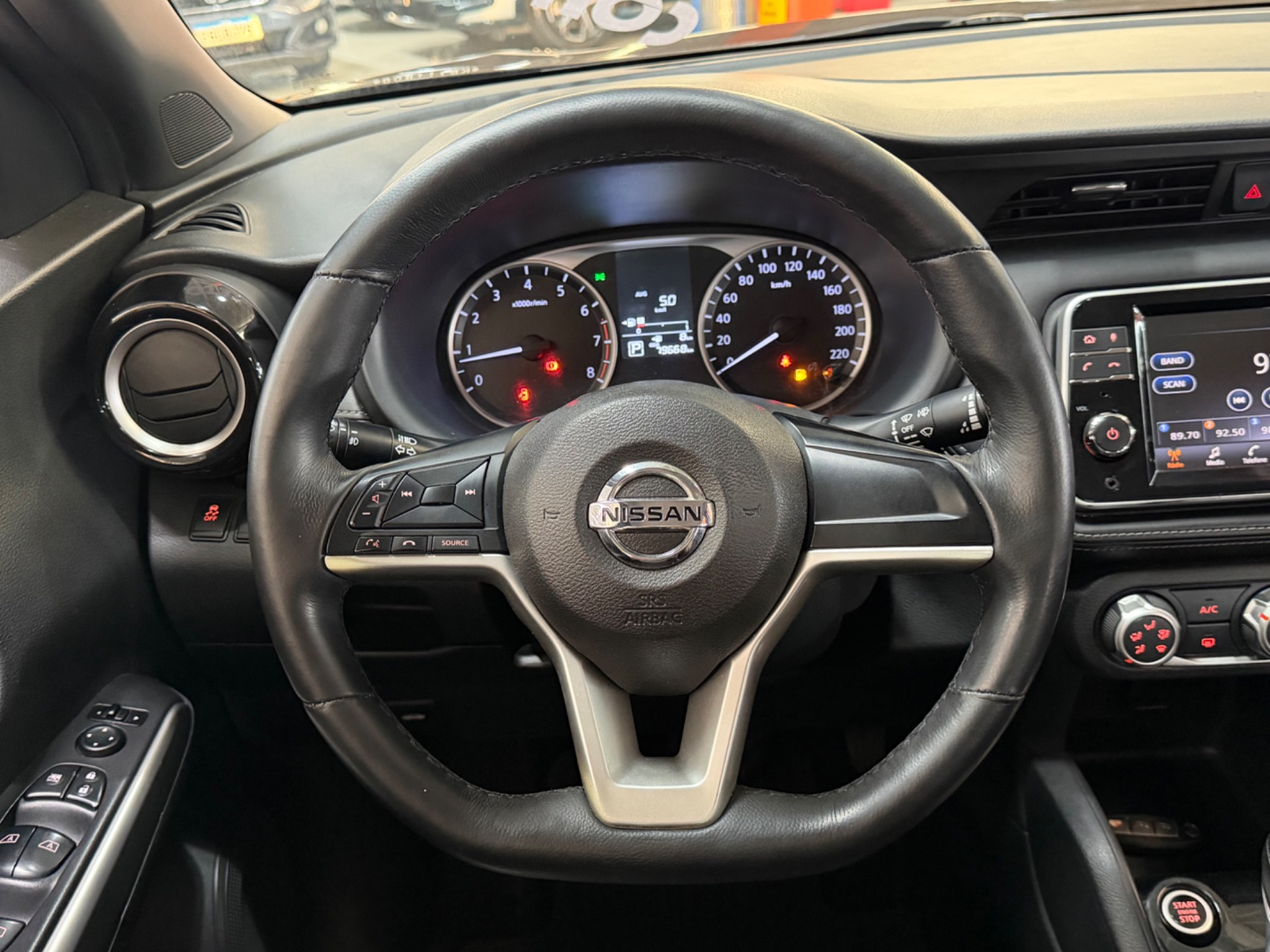 NISSAN KICKS