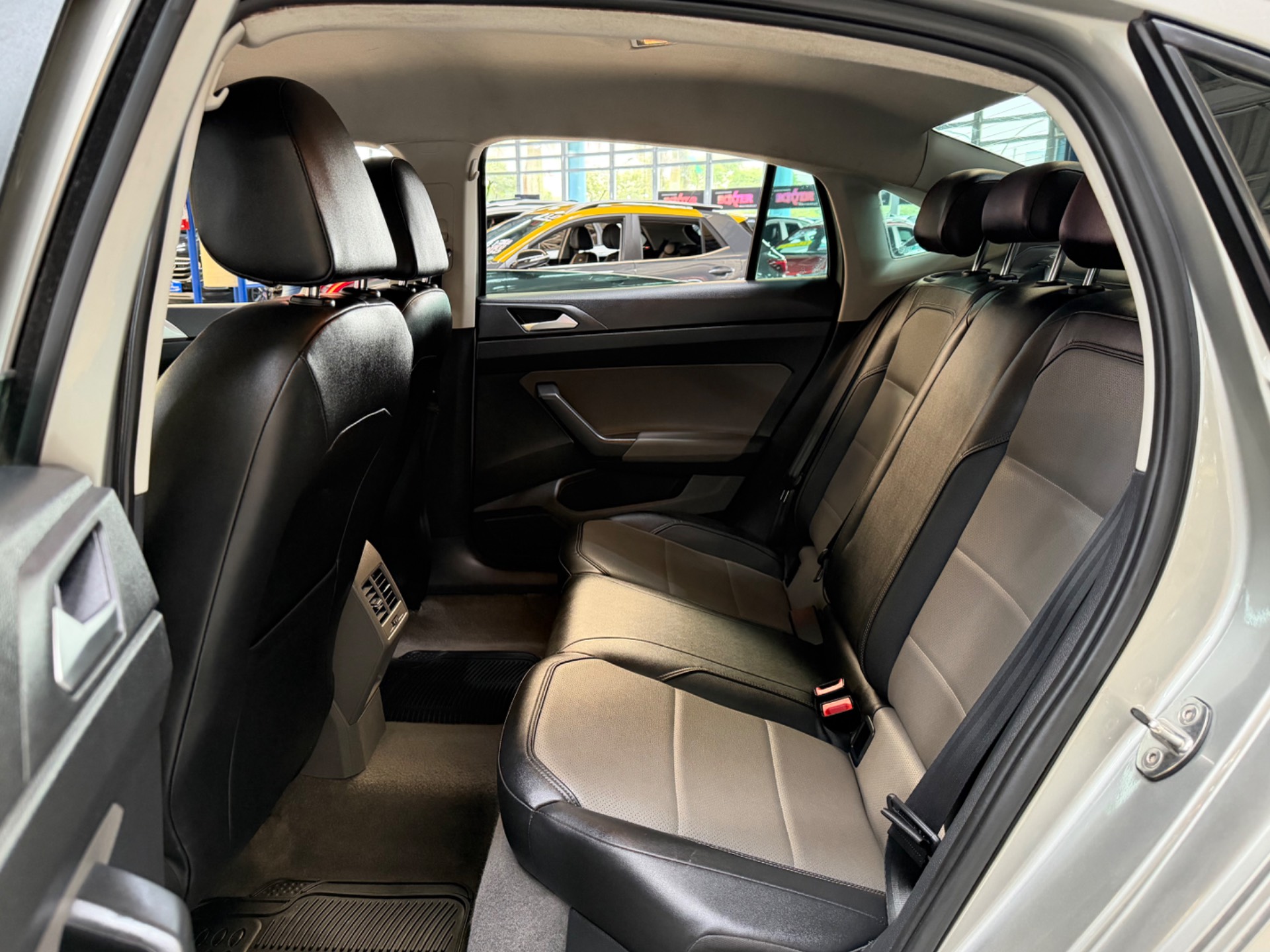 VOLKSWAGEN VIRTUS
