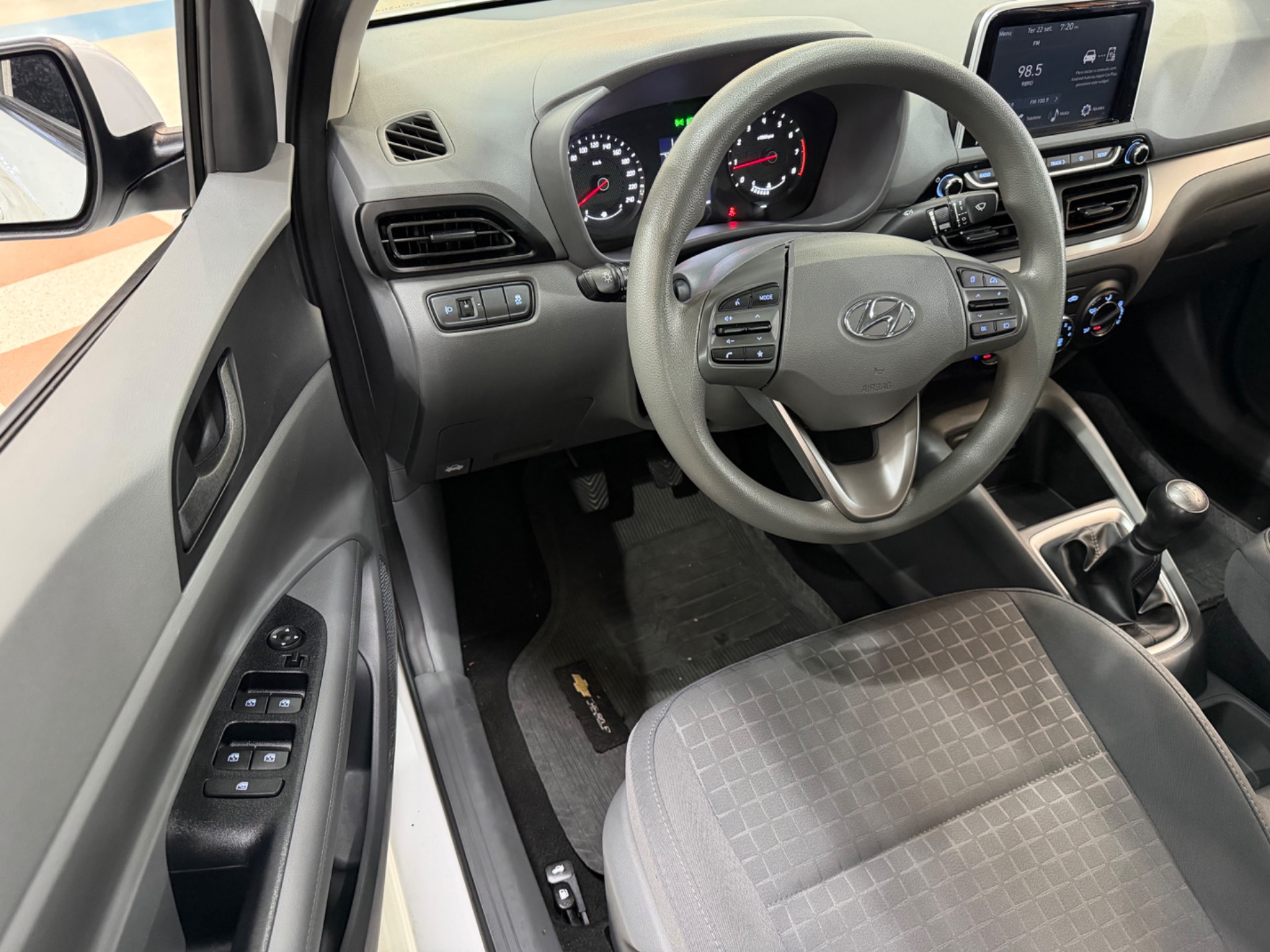 HYUNDAI HB20S