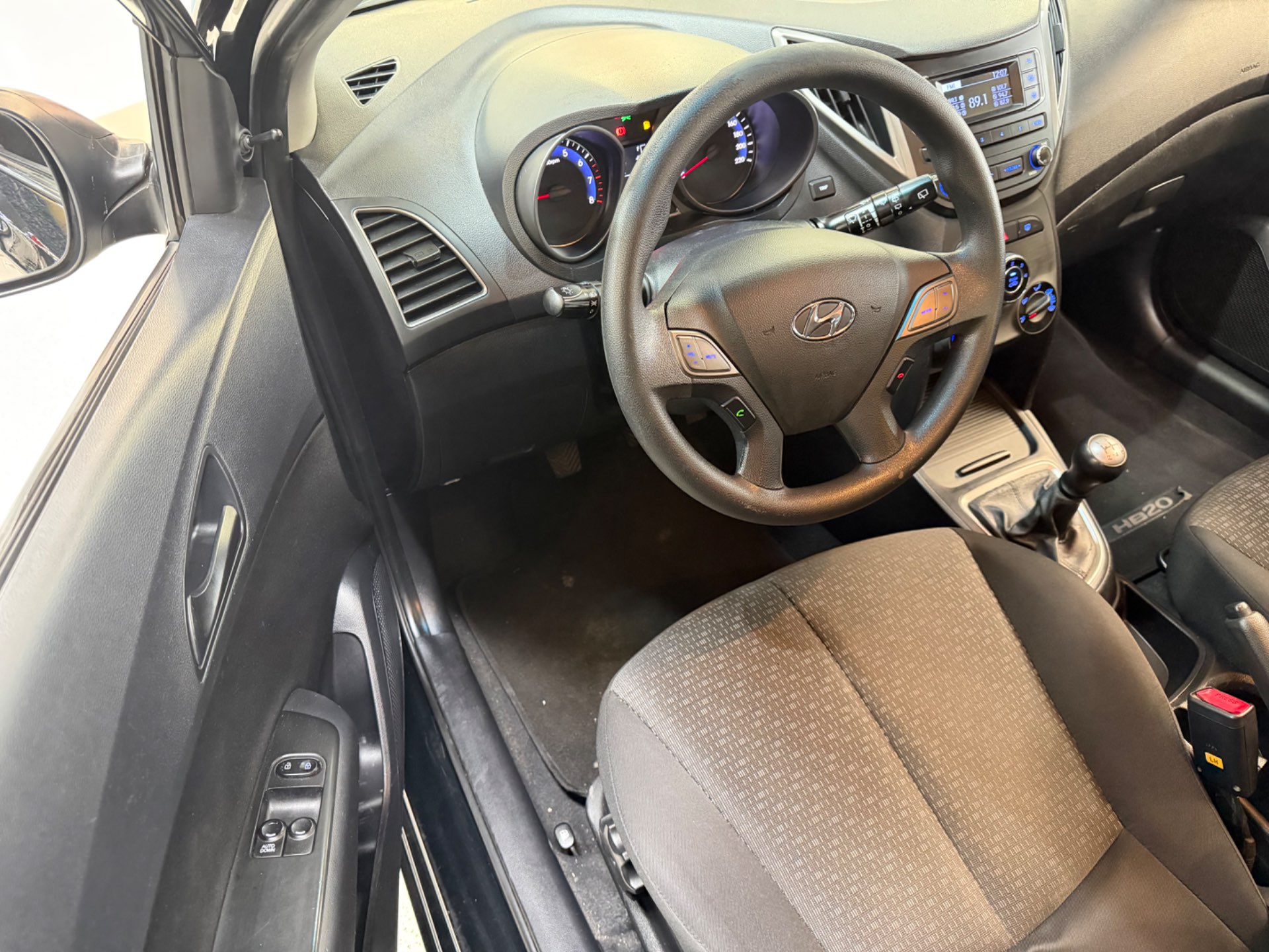 HYUNDAI HB20