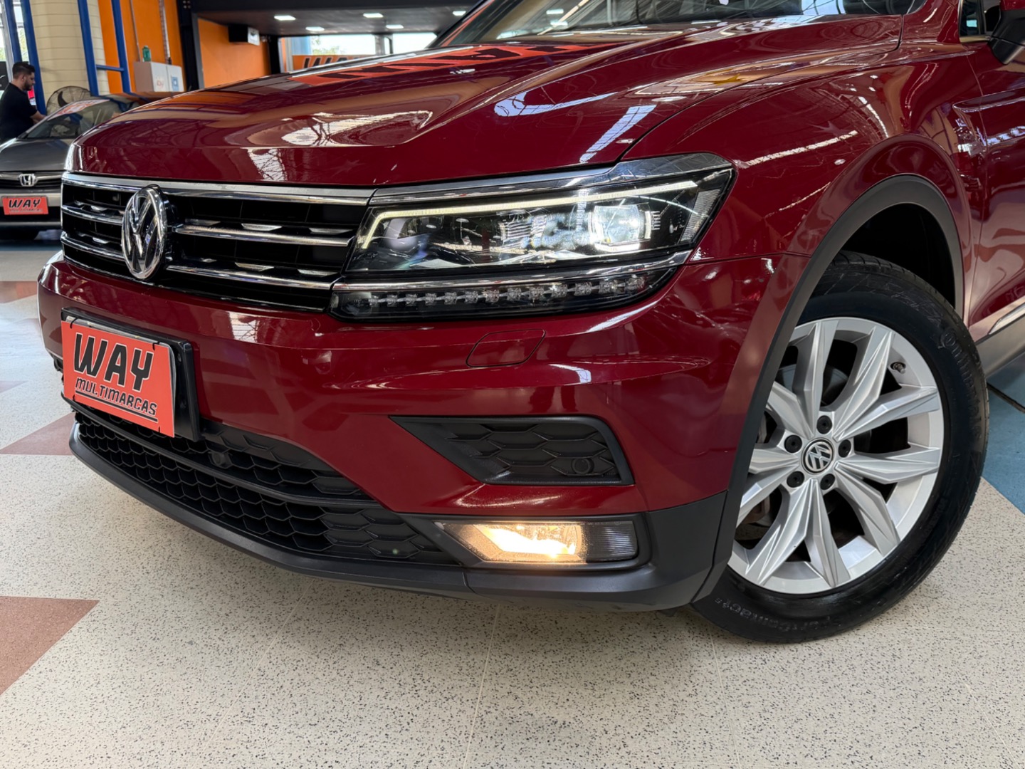 VOLKSWAGEN TIGUAN