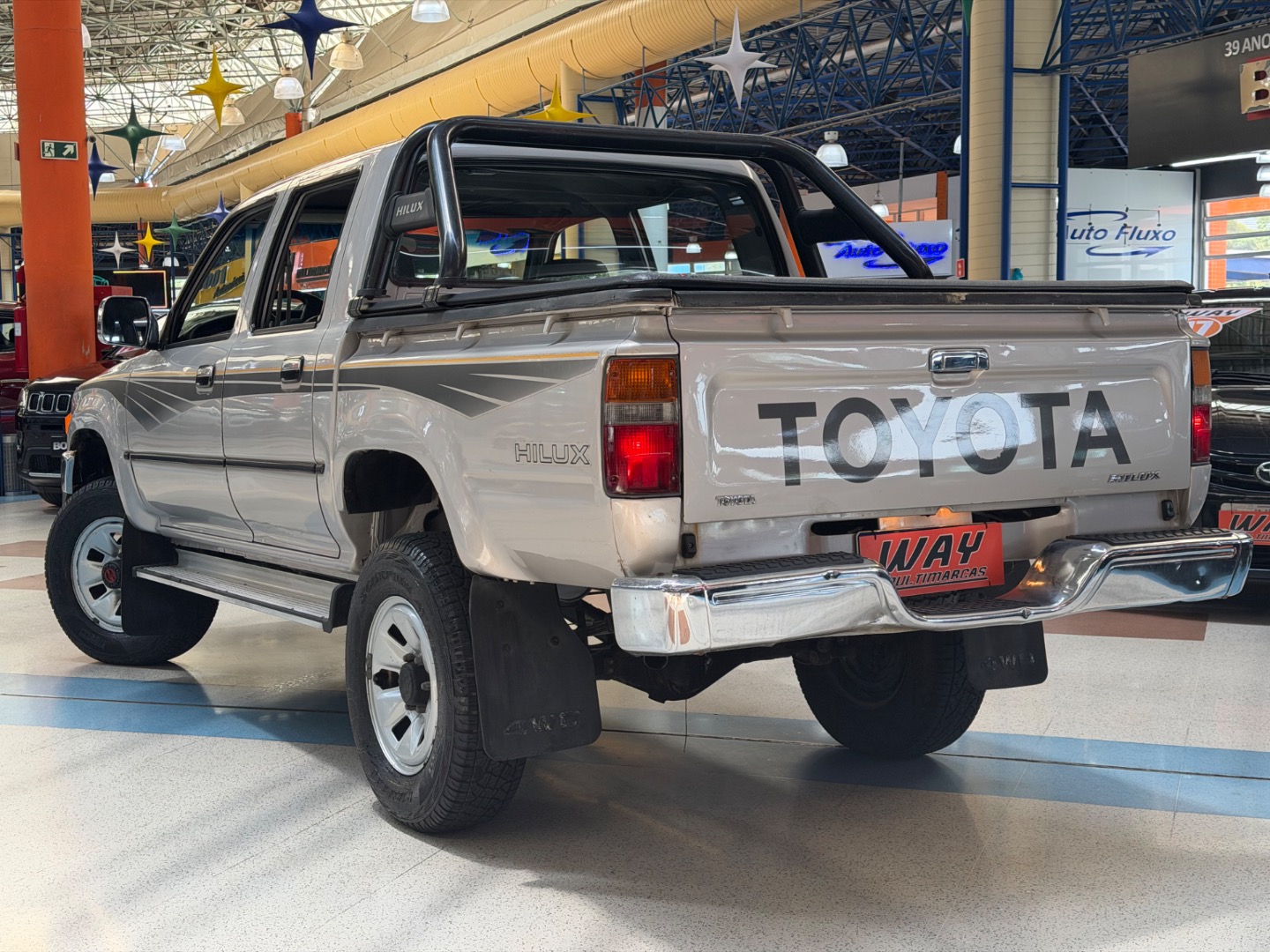 TOYOTA HILUX