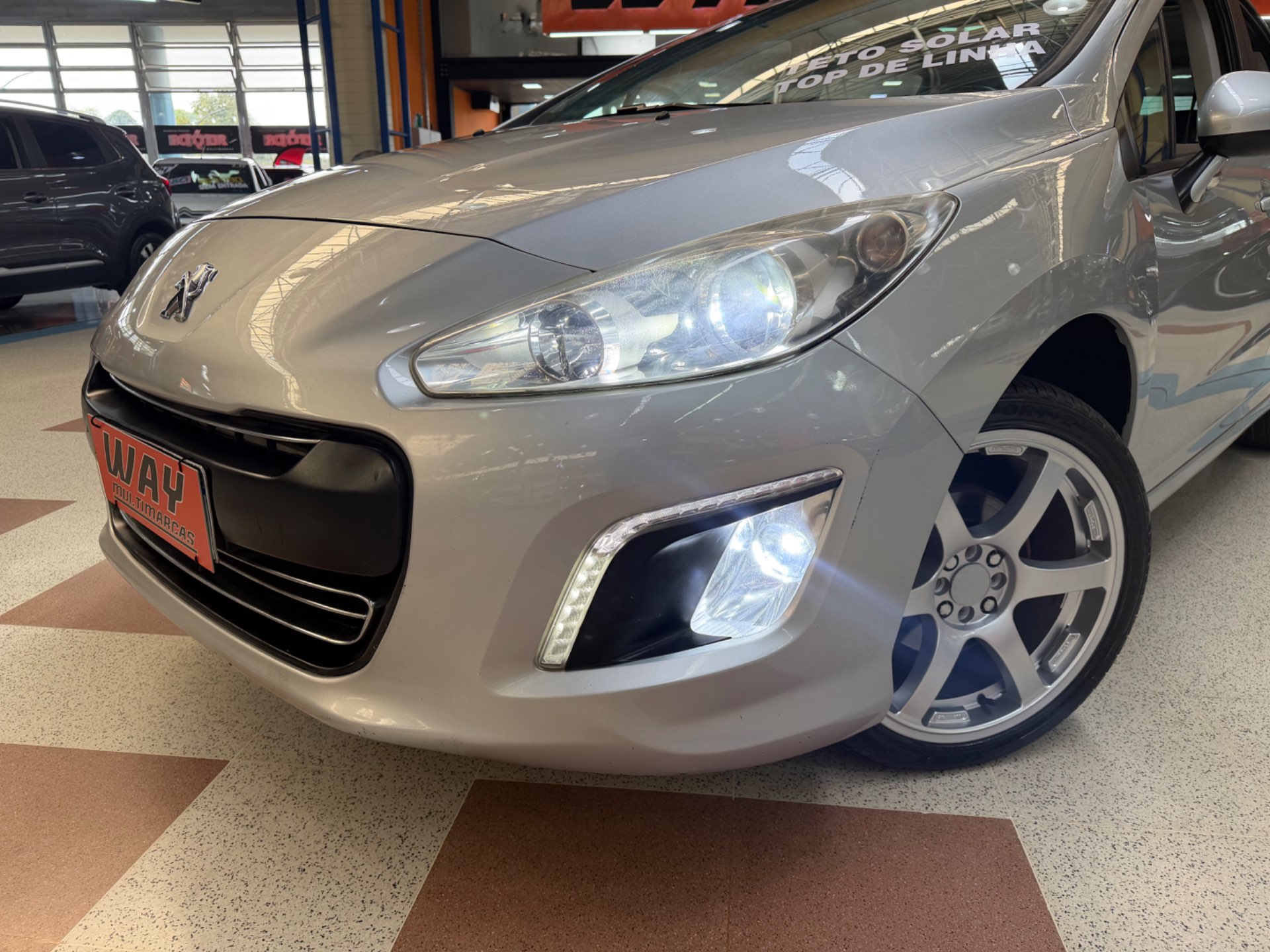 PEUGEOT 308