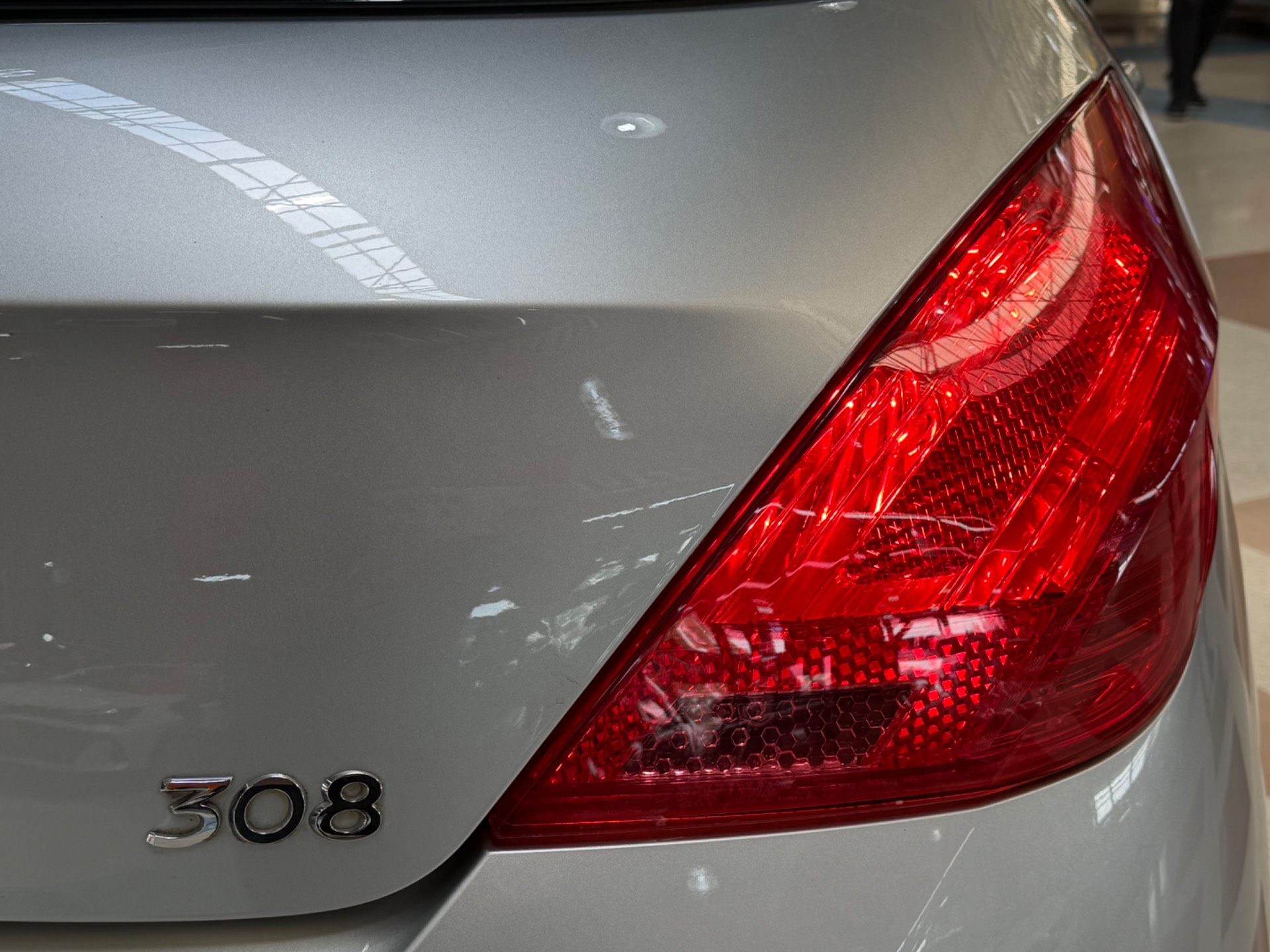 PEUGEOT 308