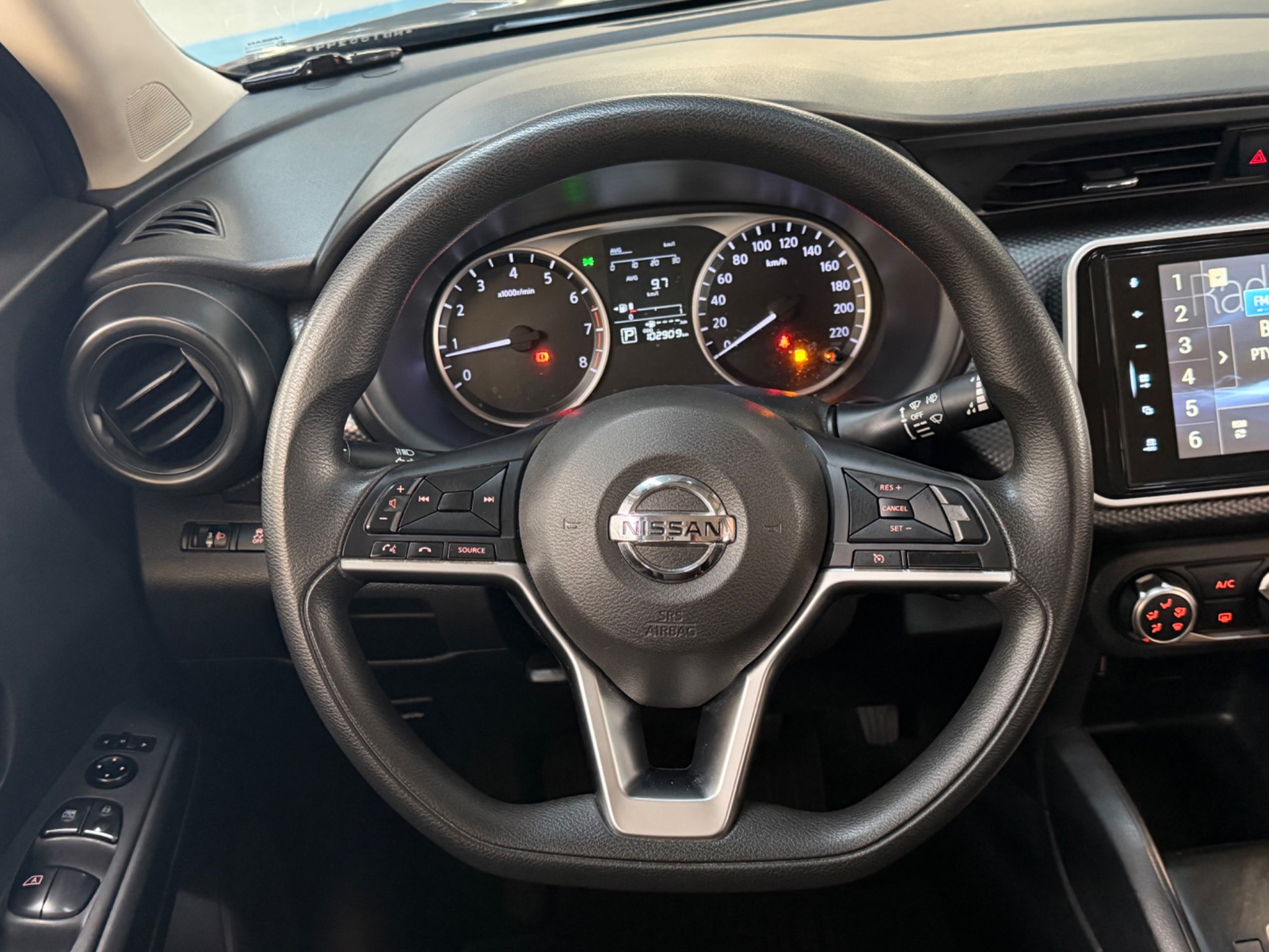NISSAN KICKS