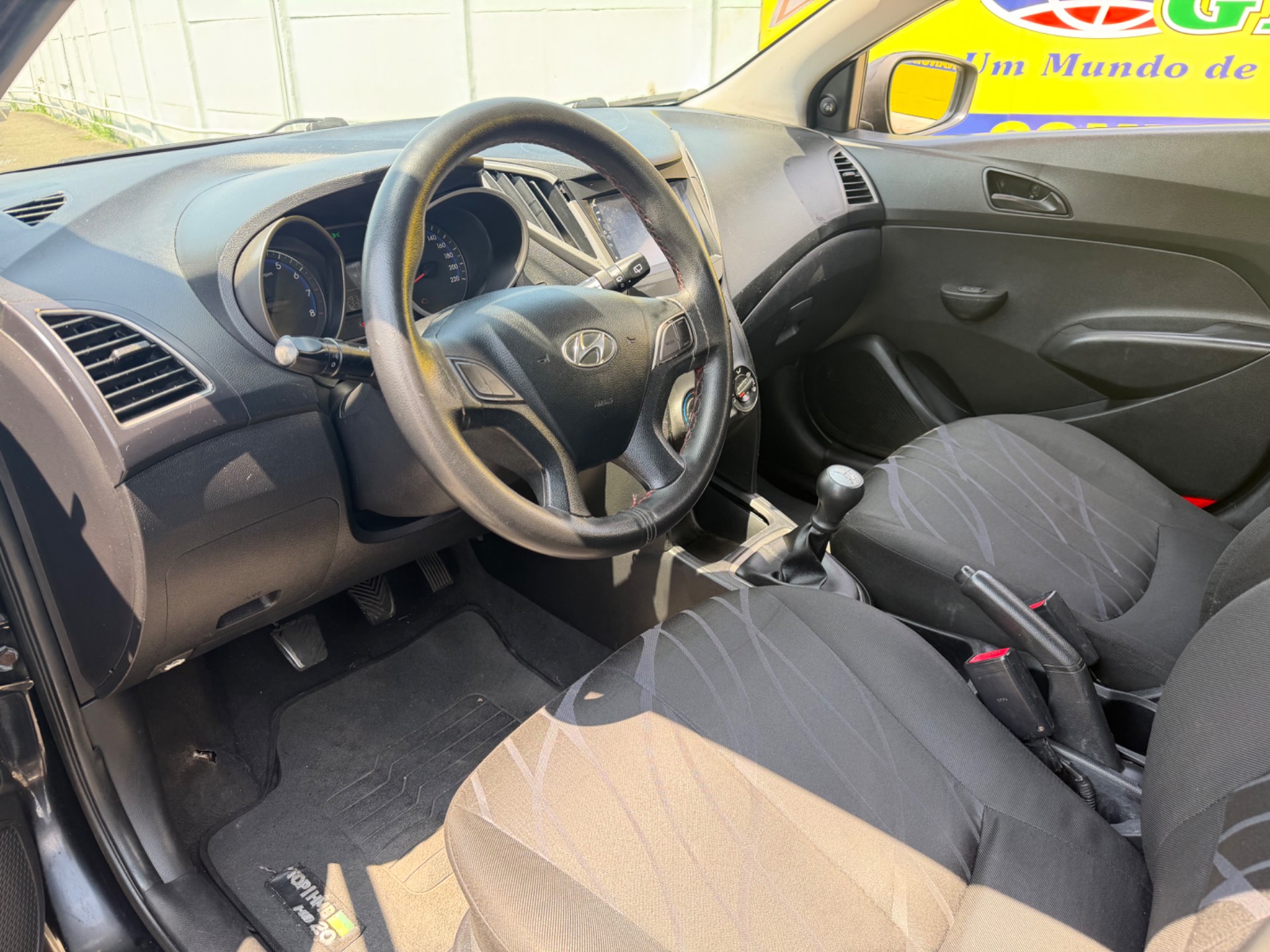 HYUNDAI HB20
