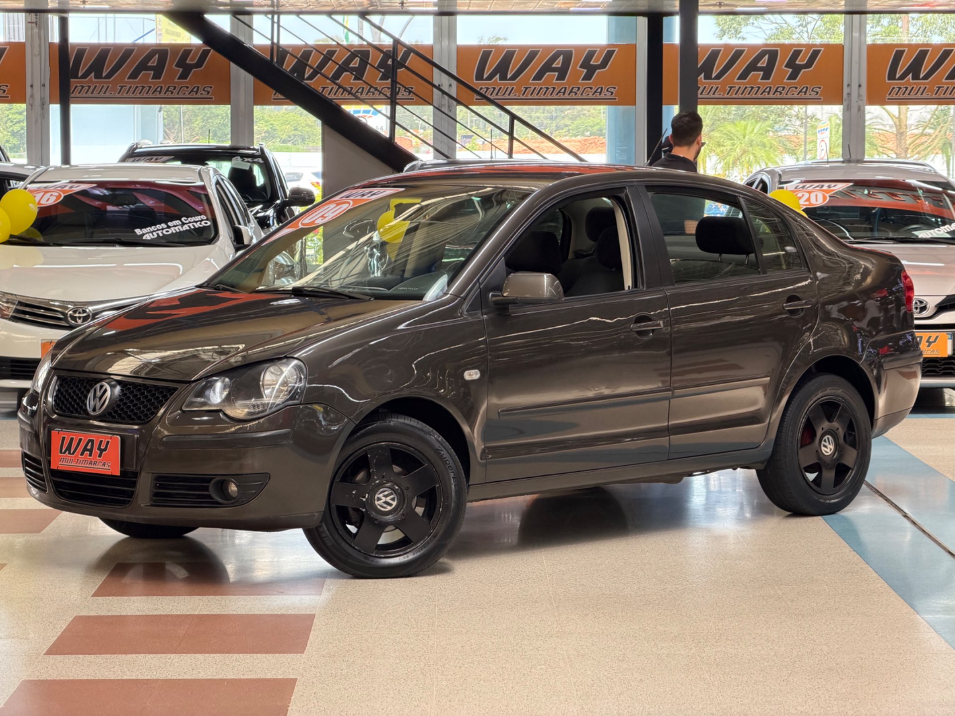 VOLKSWAGEN POLO SEDAN