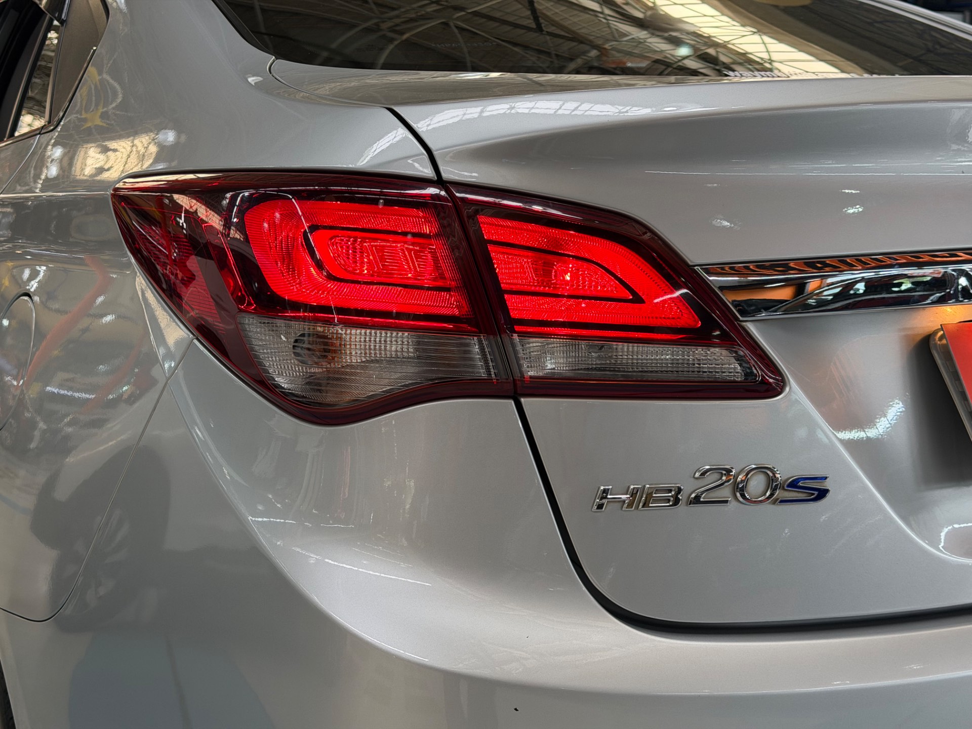 HYUNDAI HB20S