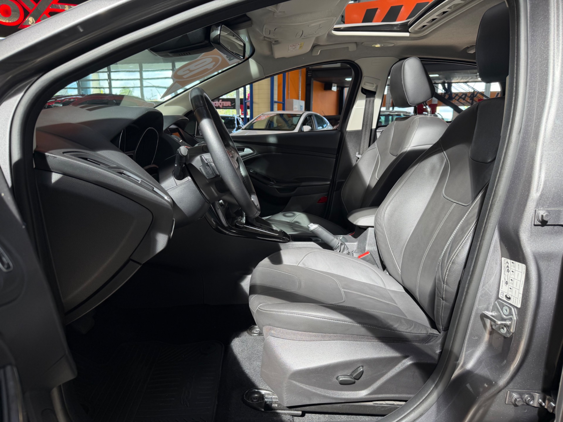 FORD FOCUS
