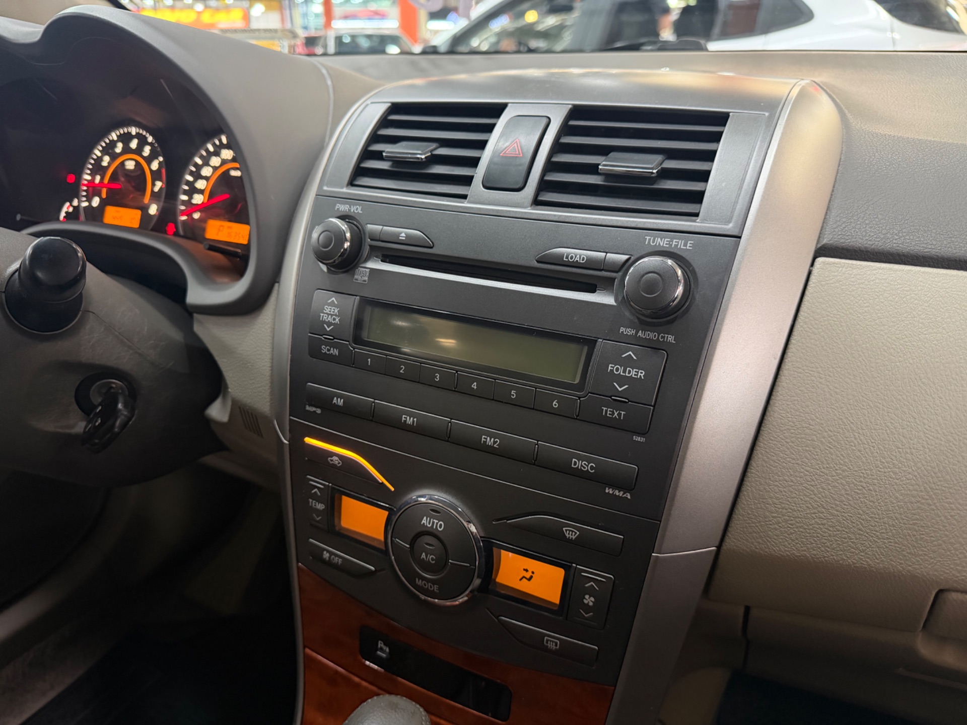TOYOTA COROLLA