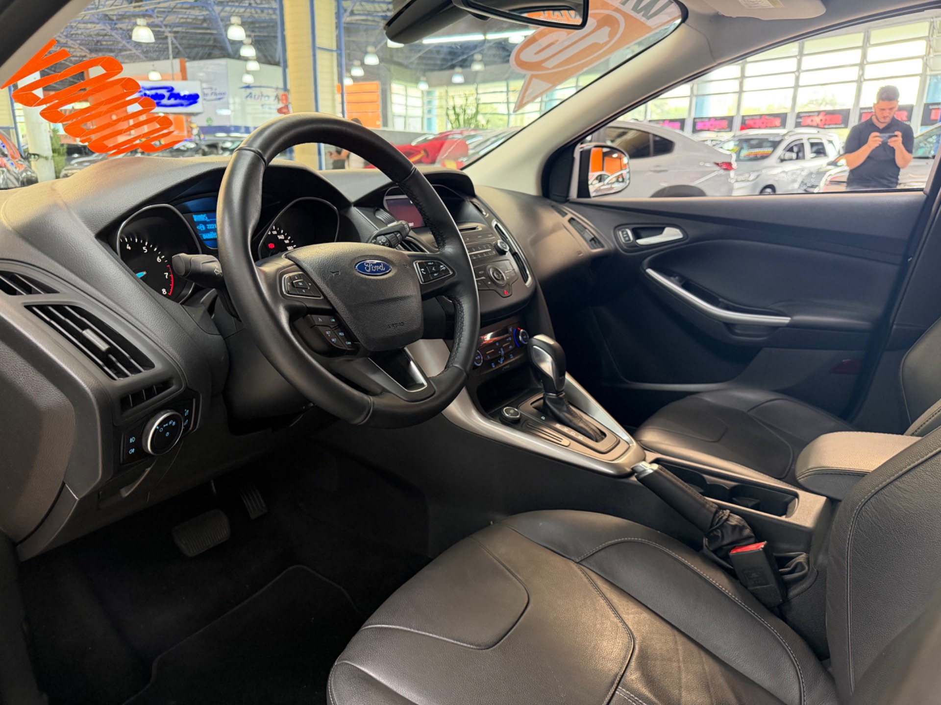 FORD FOCUS