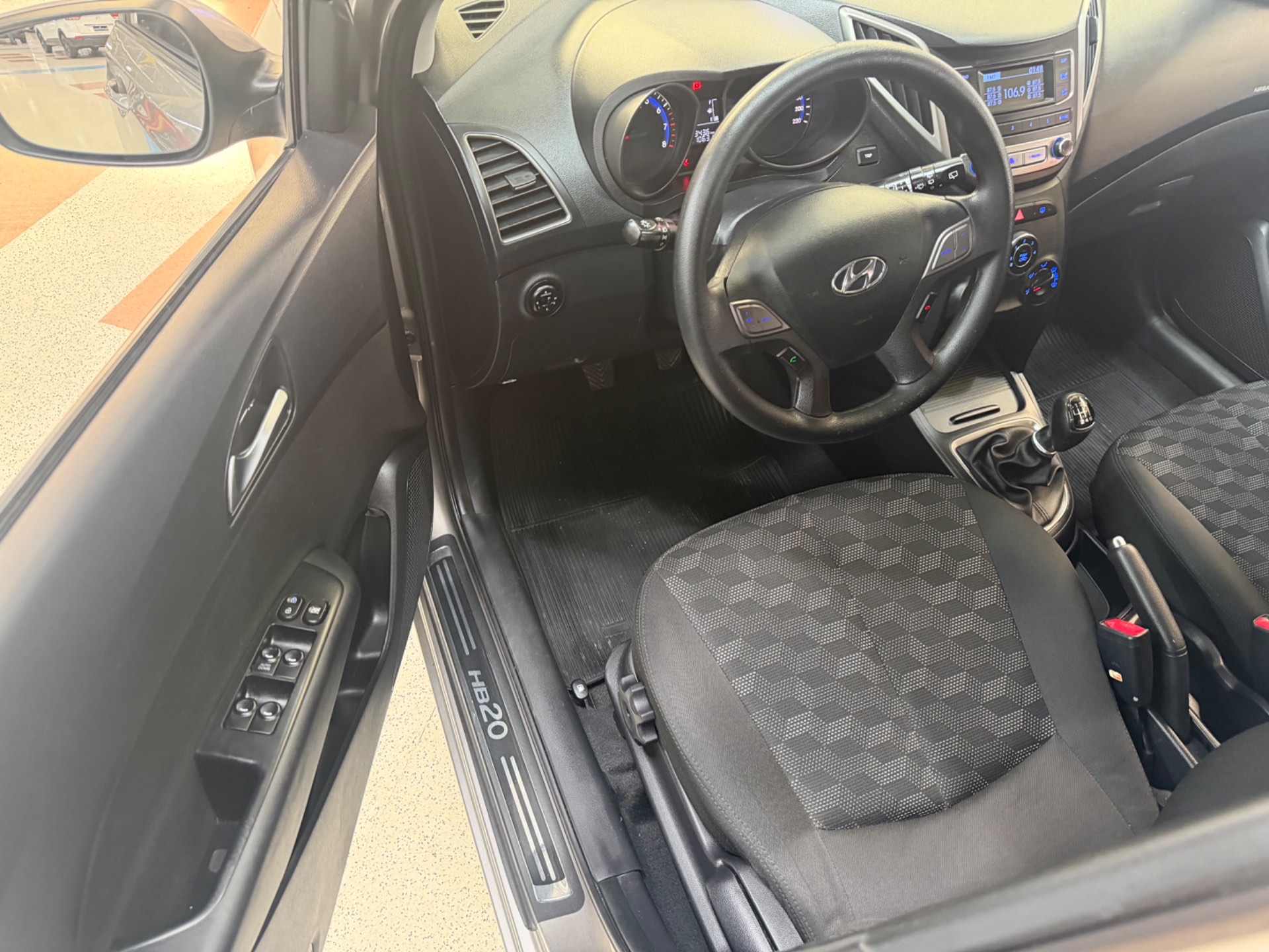 HYUNDAI HB20