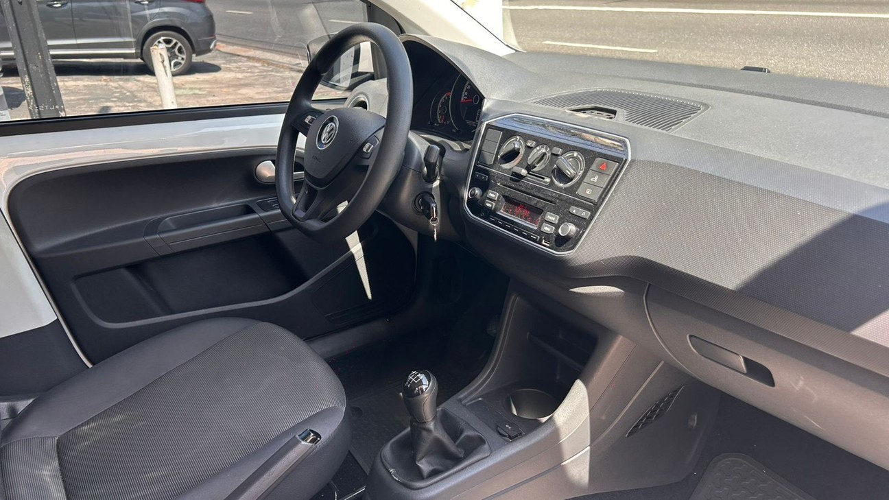 VOLKSWAGEN UP