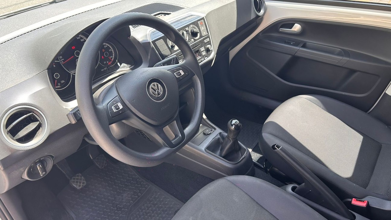 VOLKSWAGEN UP