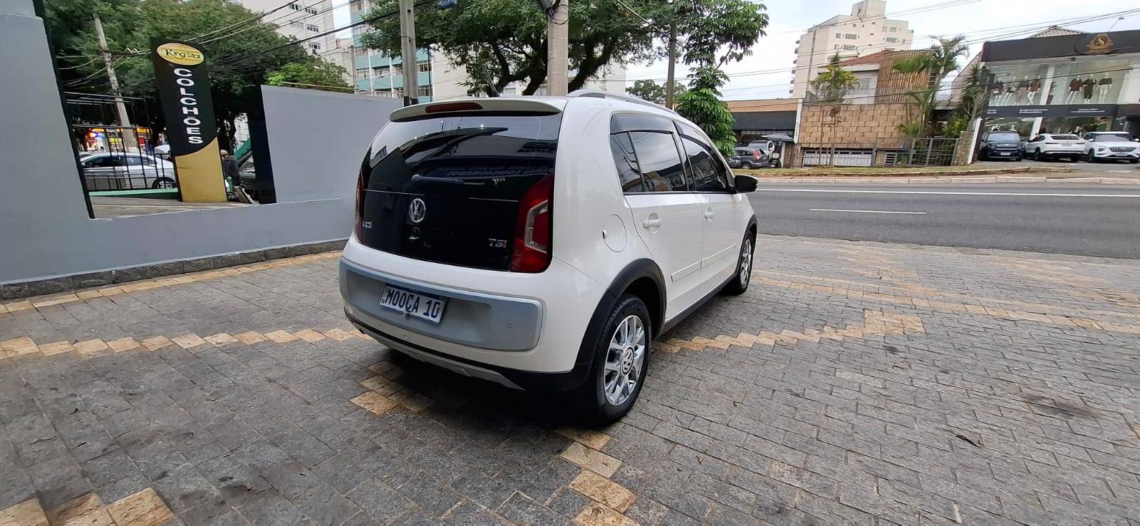 VOLKSWAGEN CROSS UP