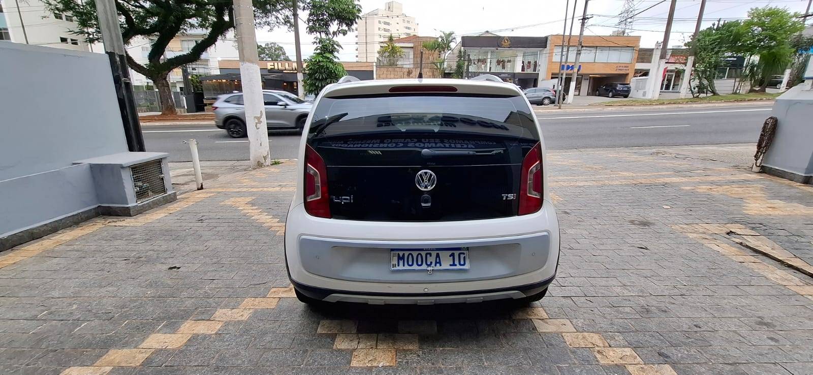 VOLKSWAGEN UP