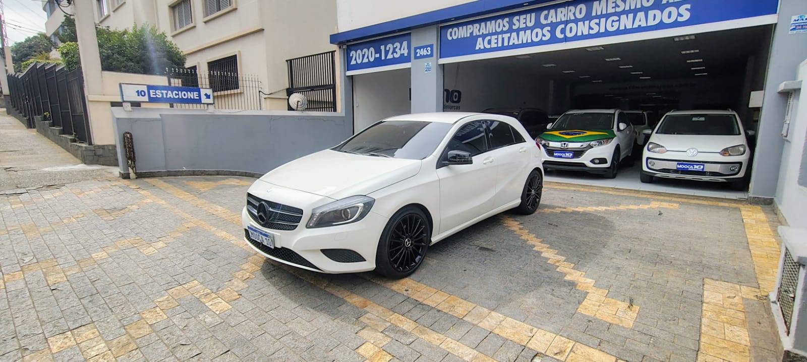 MERCEDES-BENZ A 200