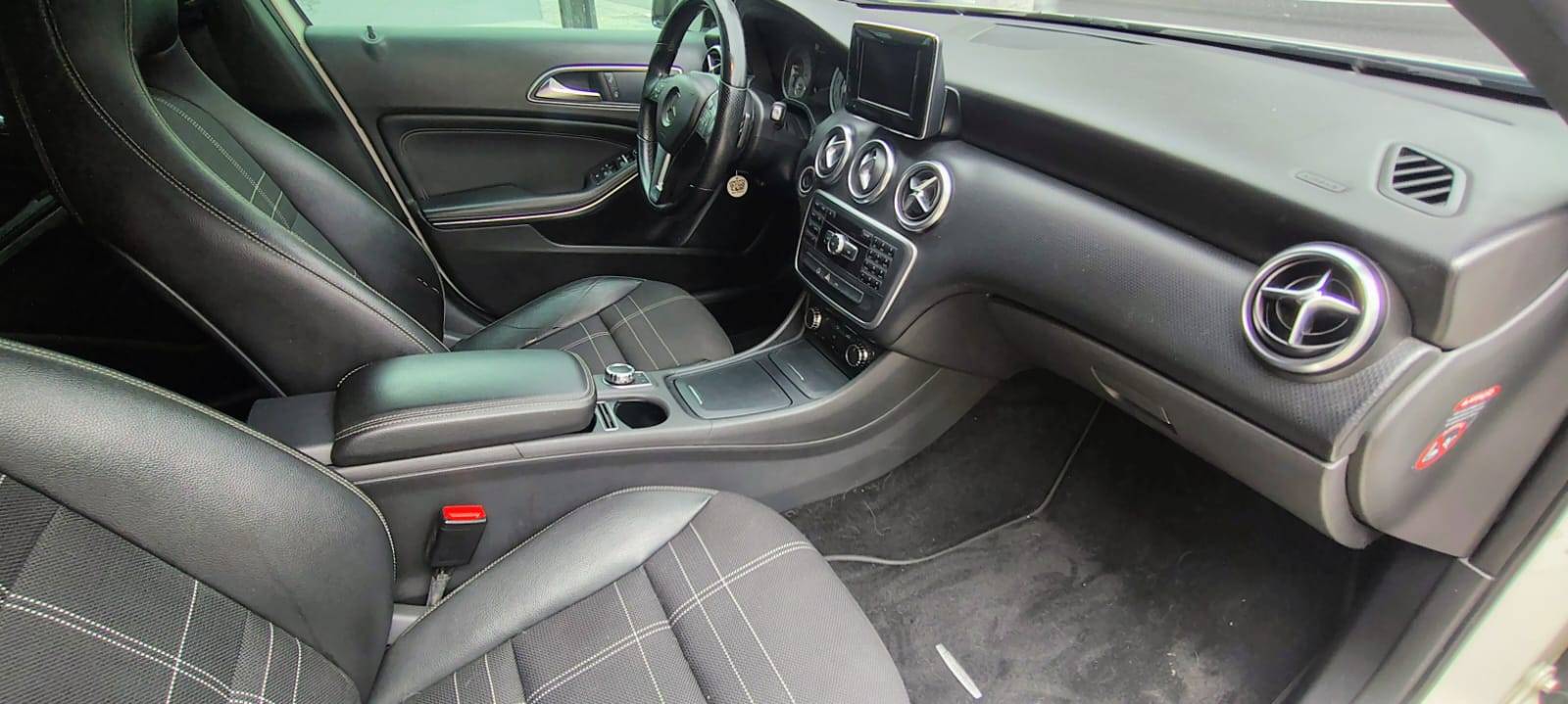 MERCEDES-BENZ A 200