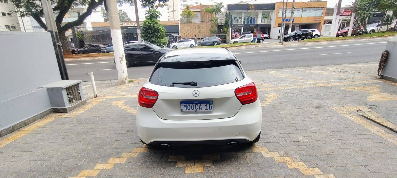 MERCEDES-BENZ A 200