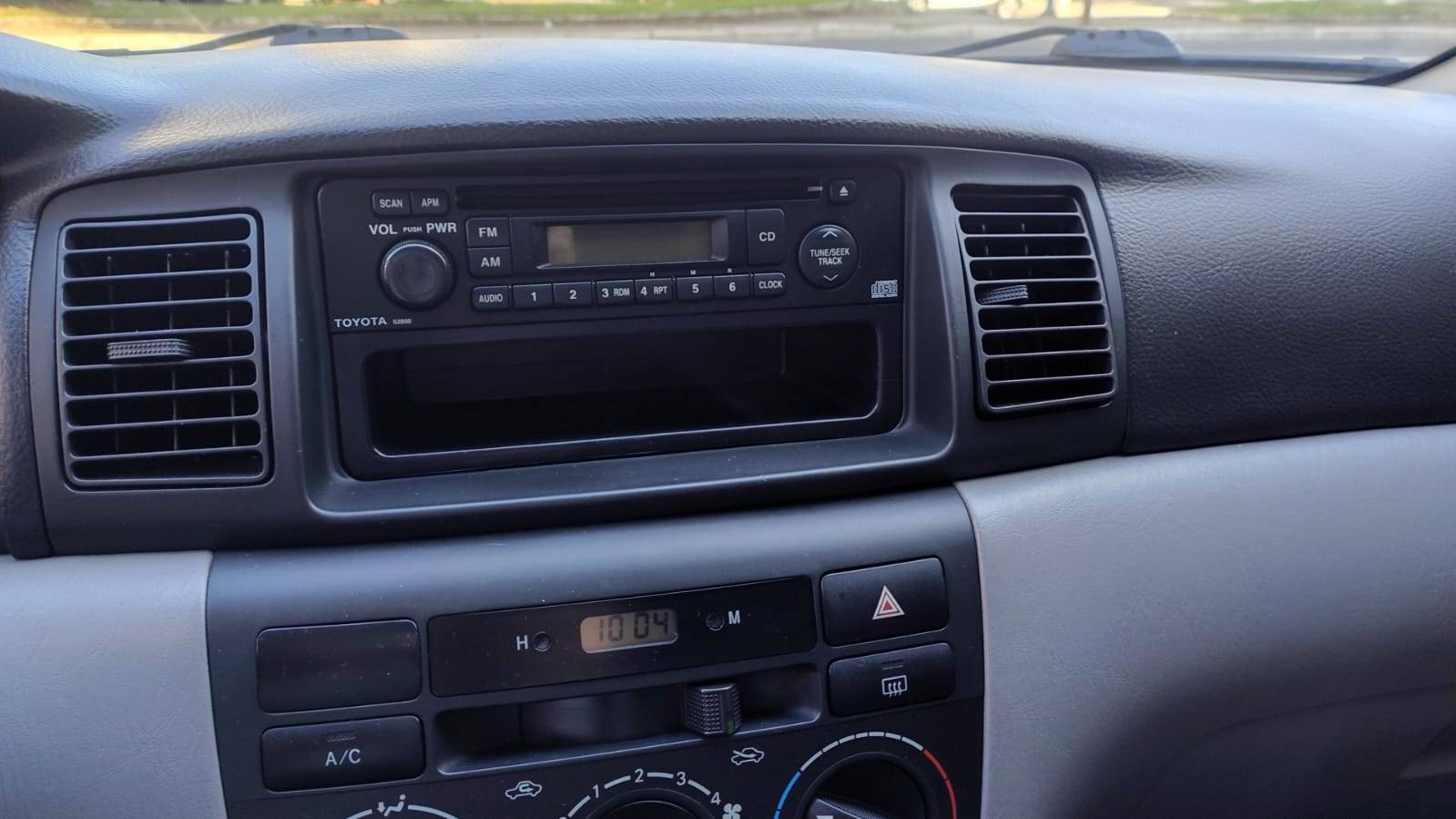 TOYOTA COROLLA