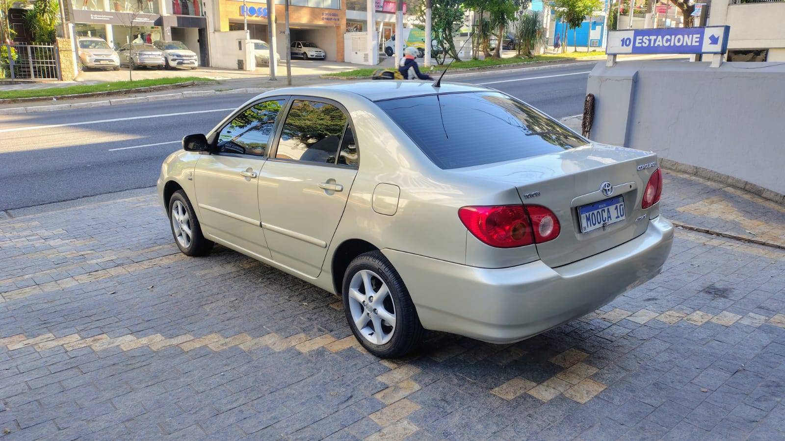 TOYOTA COROLLA