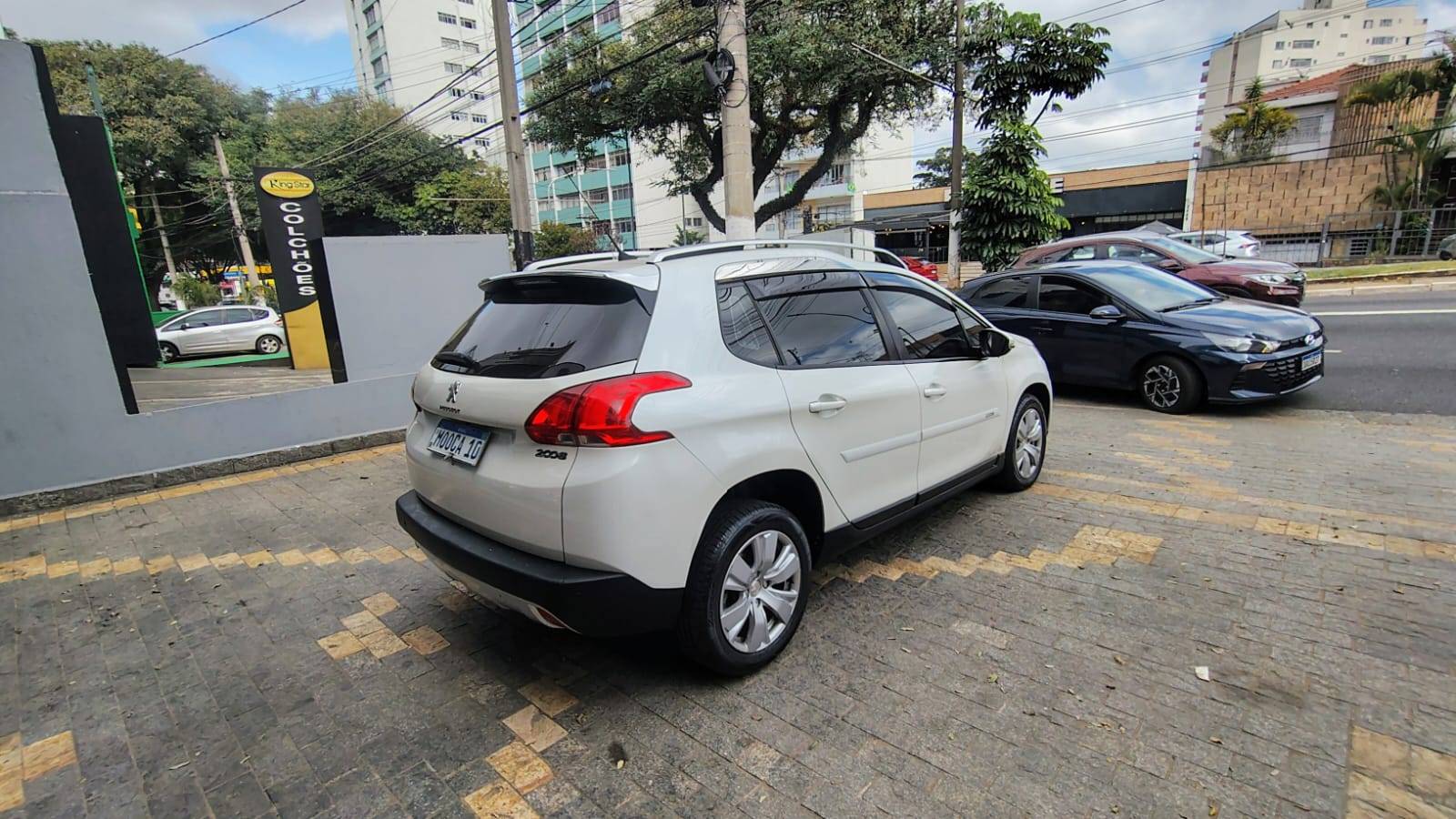 PEUGEOT 2008