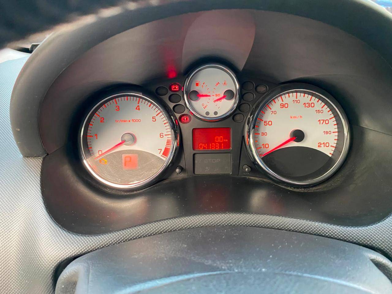 PEUGEOT 207