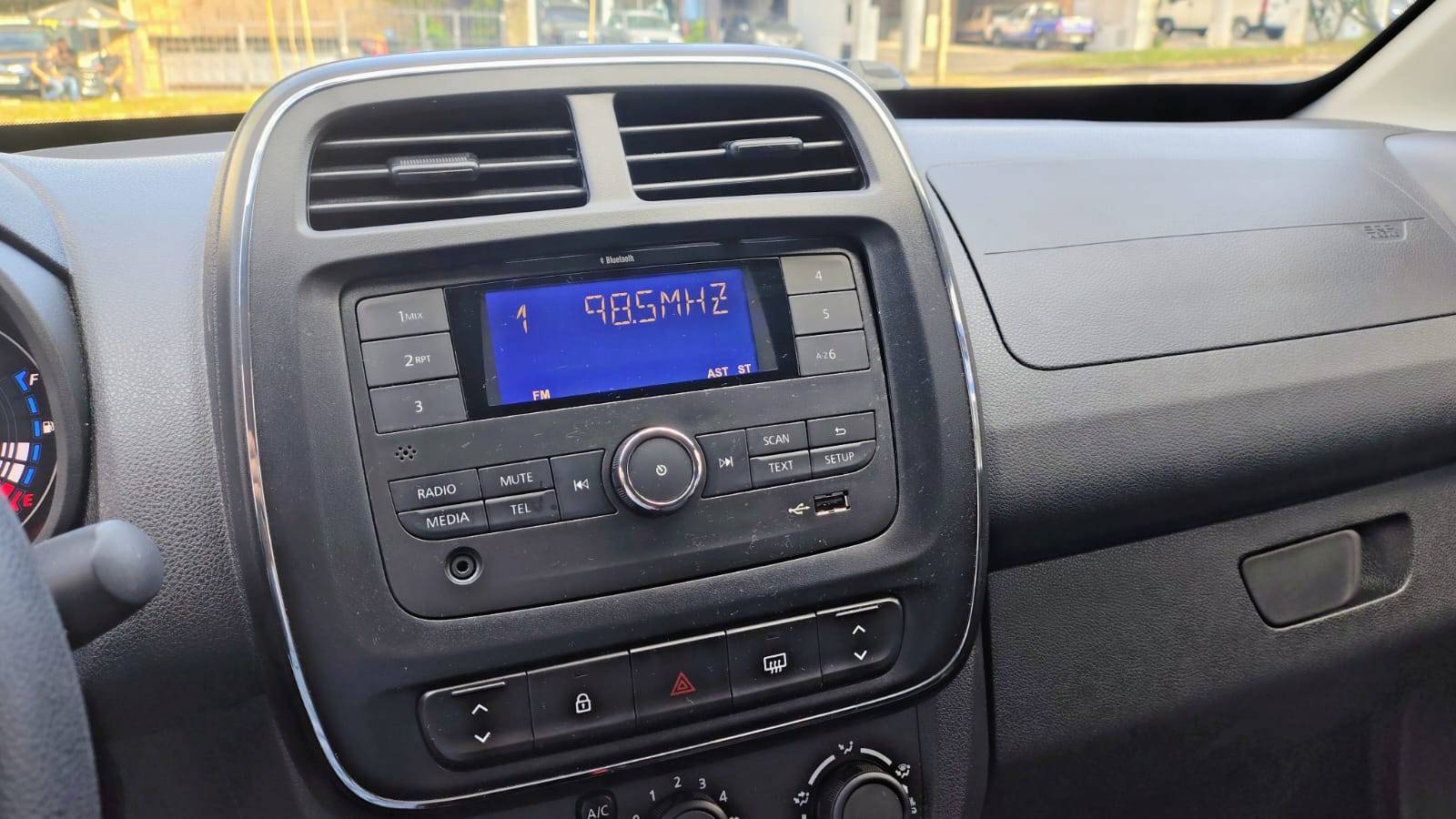 RENAULT KWID