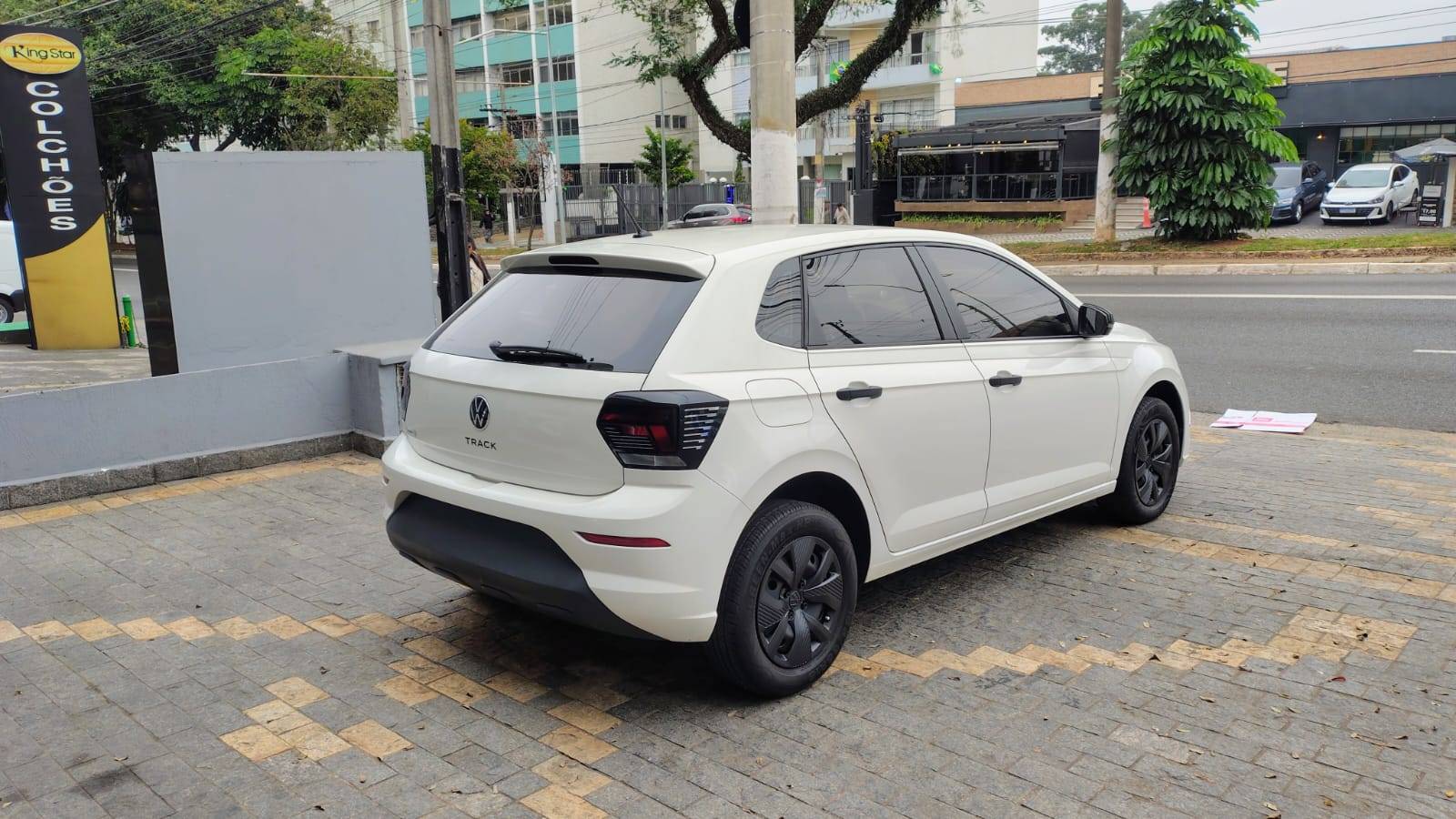 VOLKSWAGEN POLO