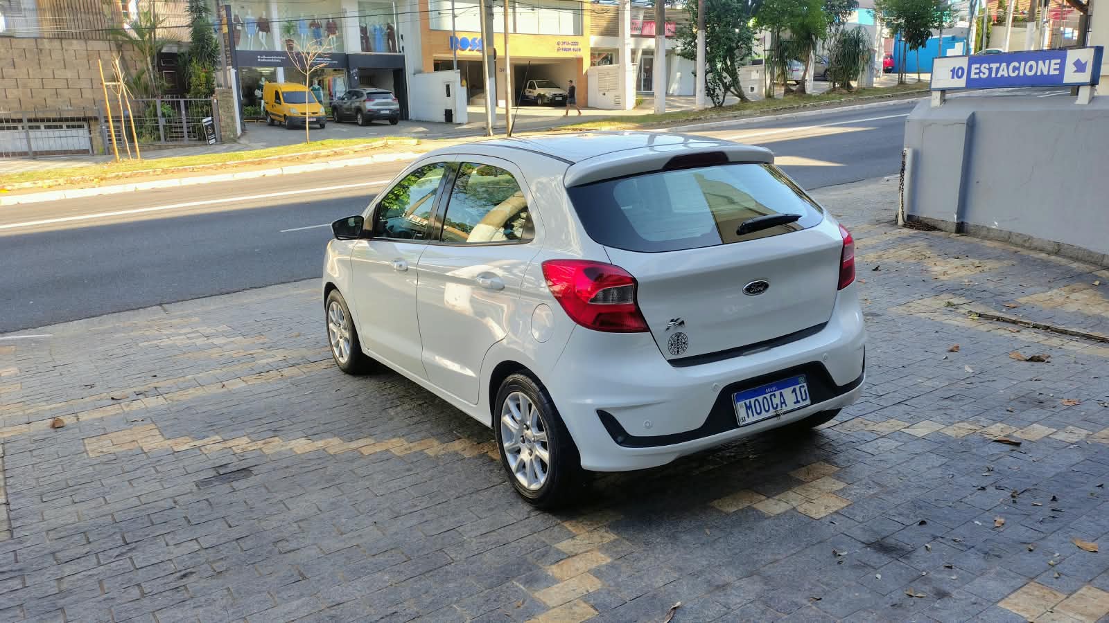 FORD KA
