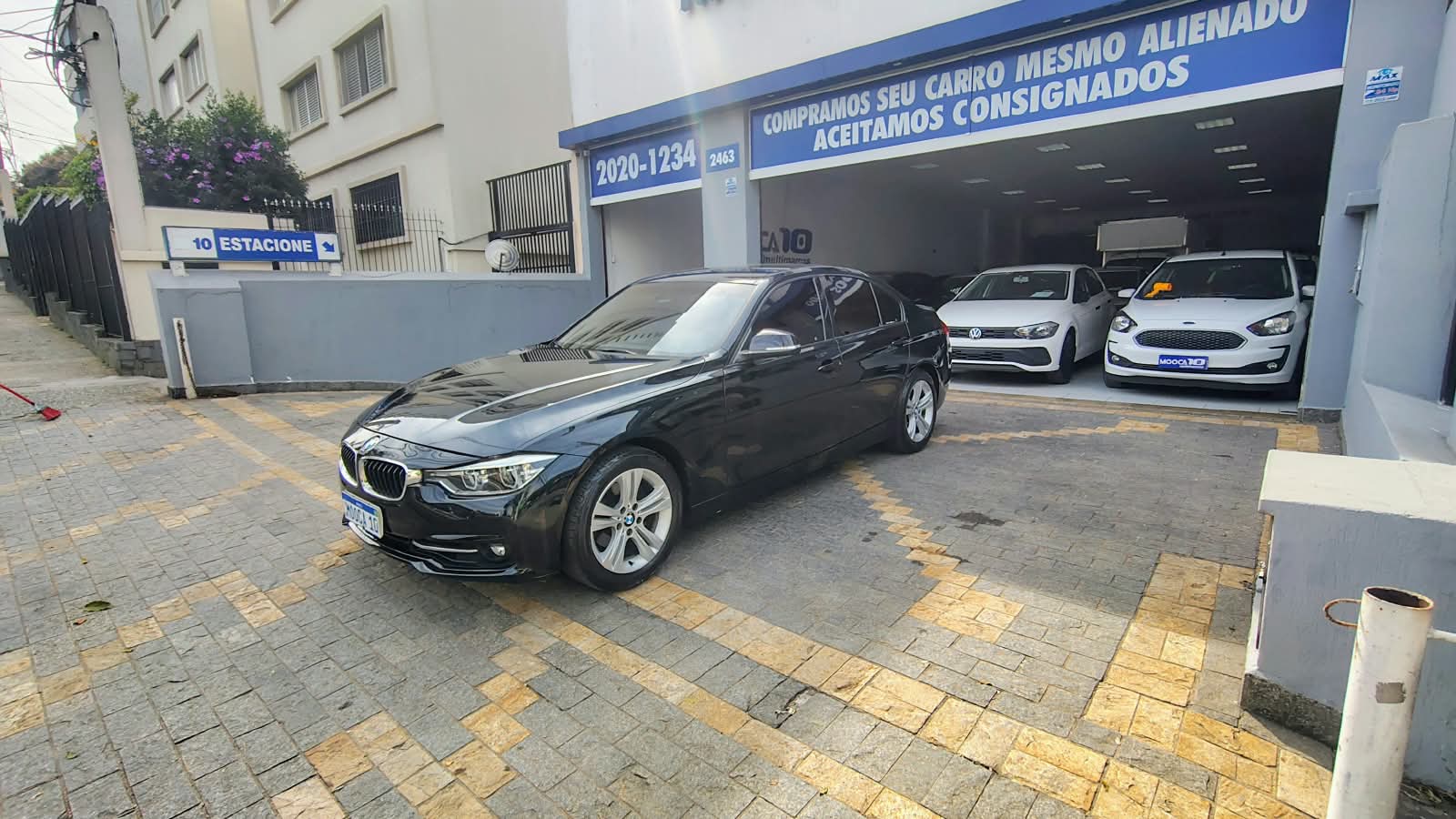 BMW 320i
