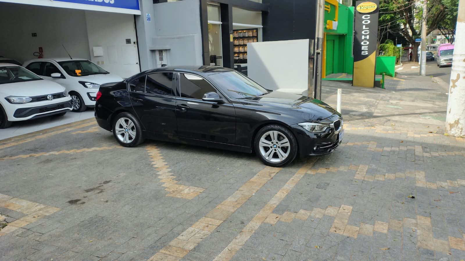 BMW 320i