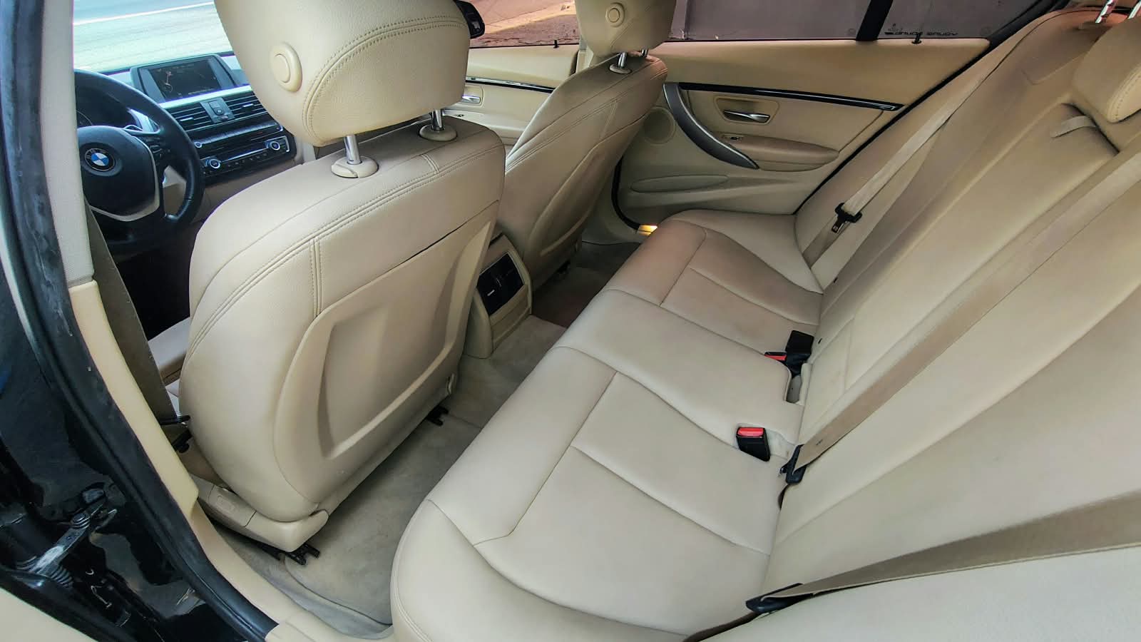 BMW 320i