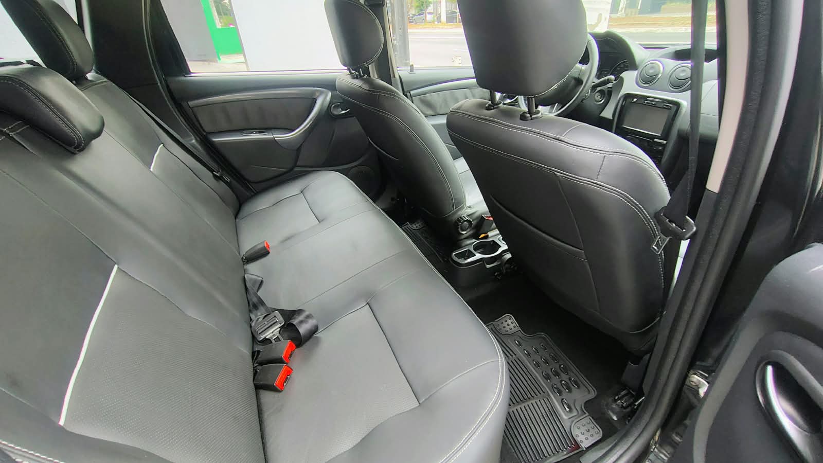 RENAULT DUSTER