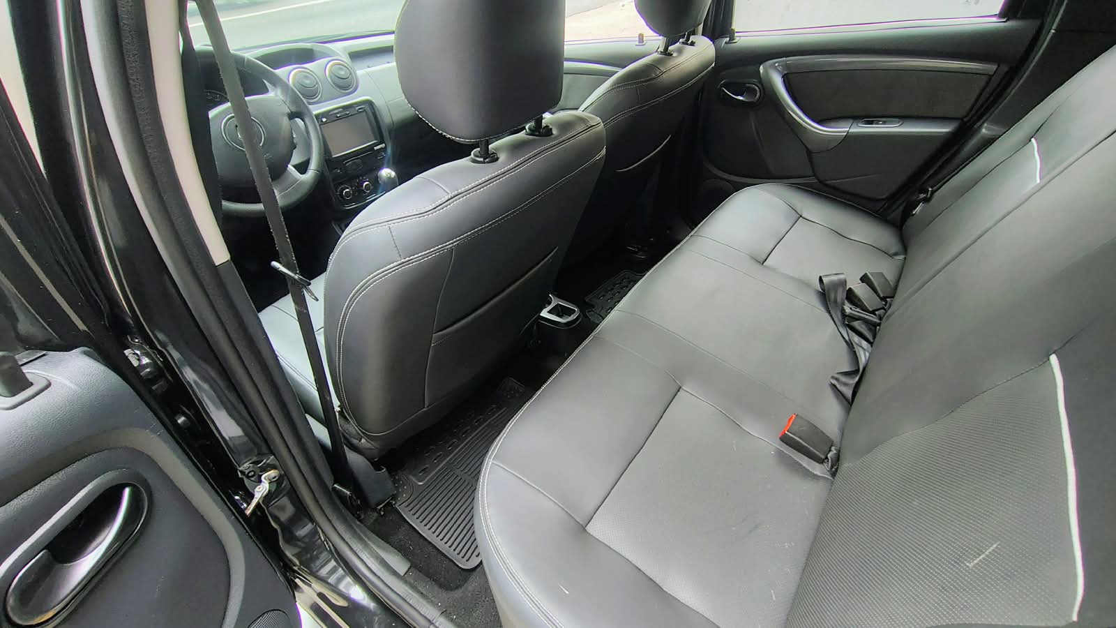 RENAULT DUSTER