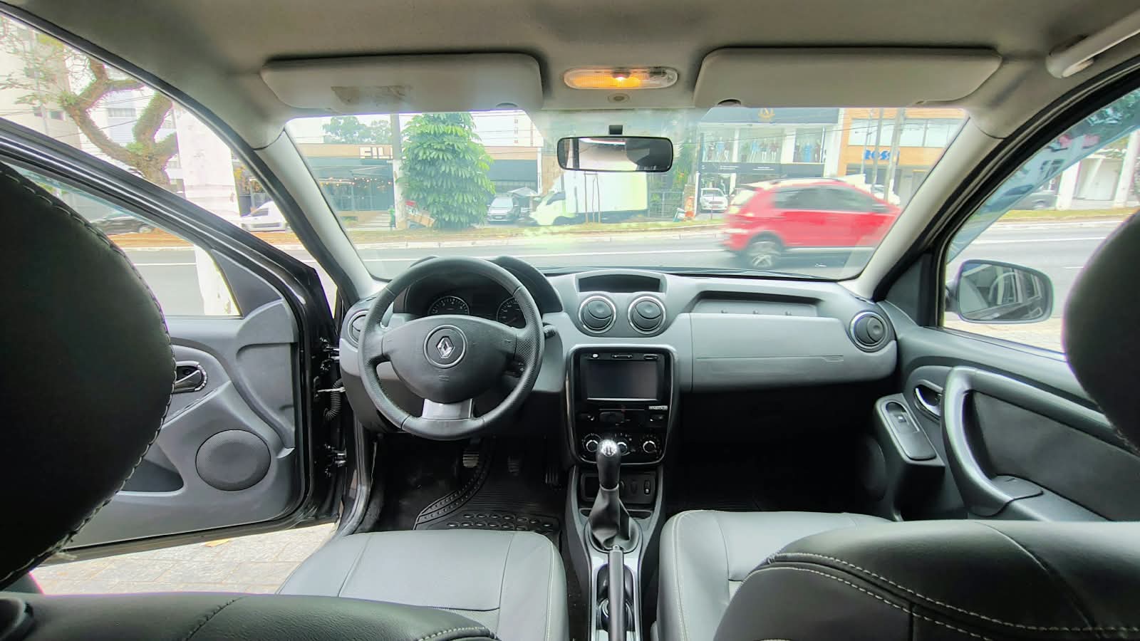 RENAULT DUSTER