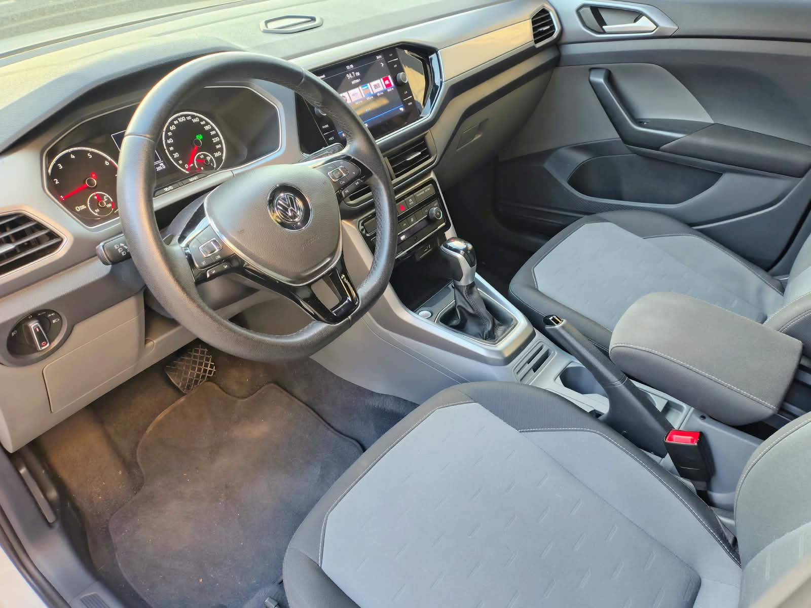 VOLKSWAGEN T-CROSS