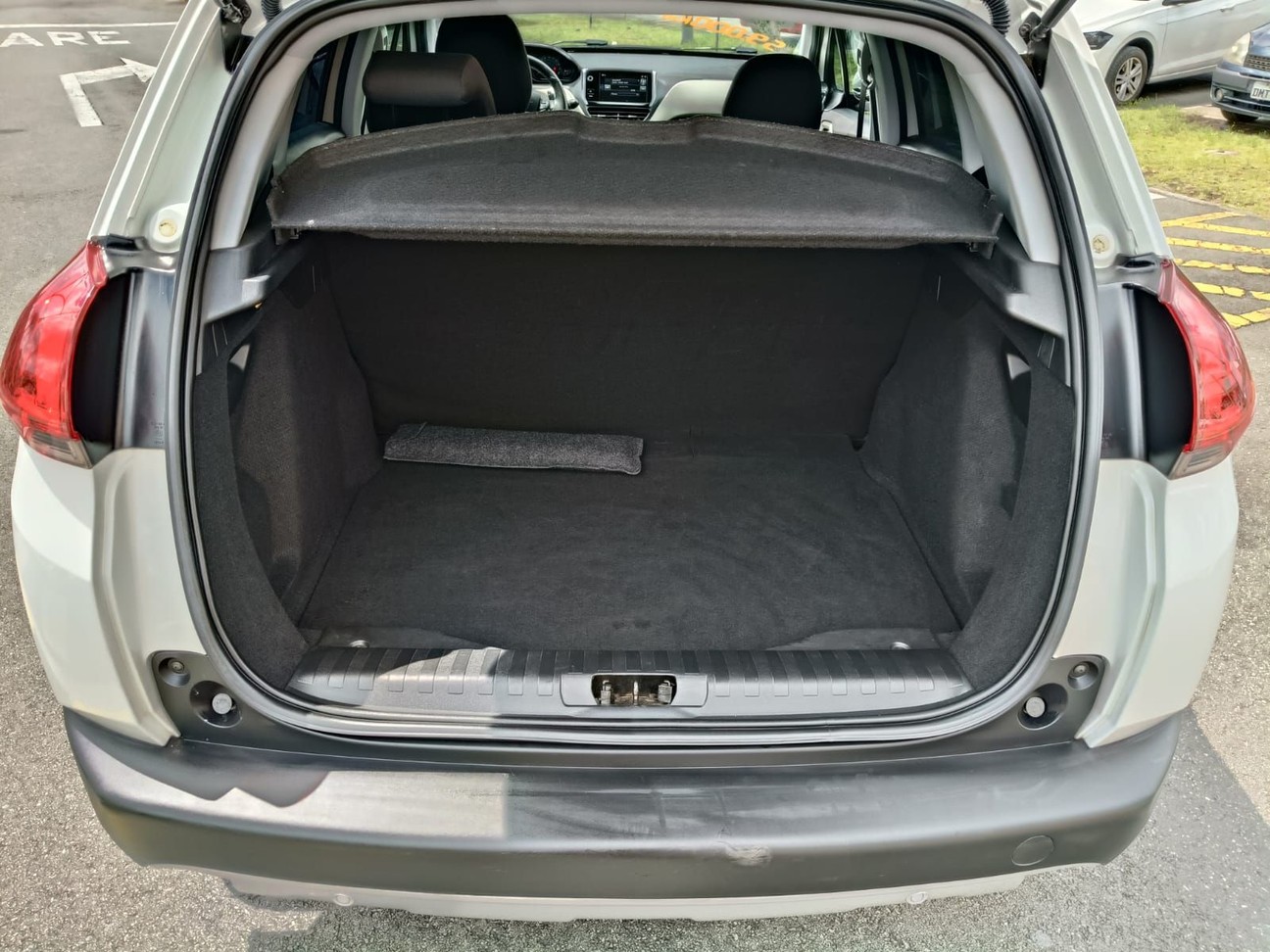 Car Image 21