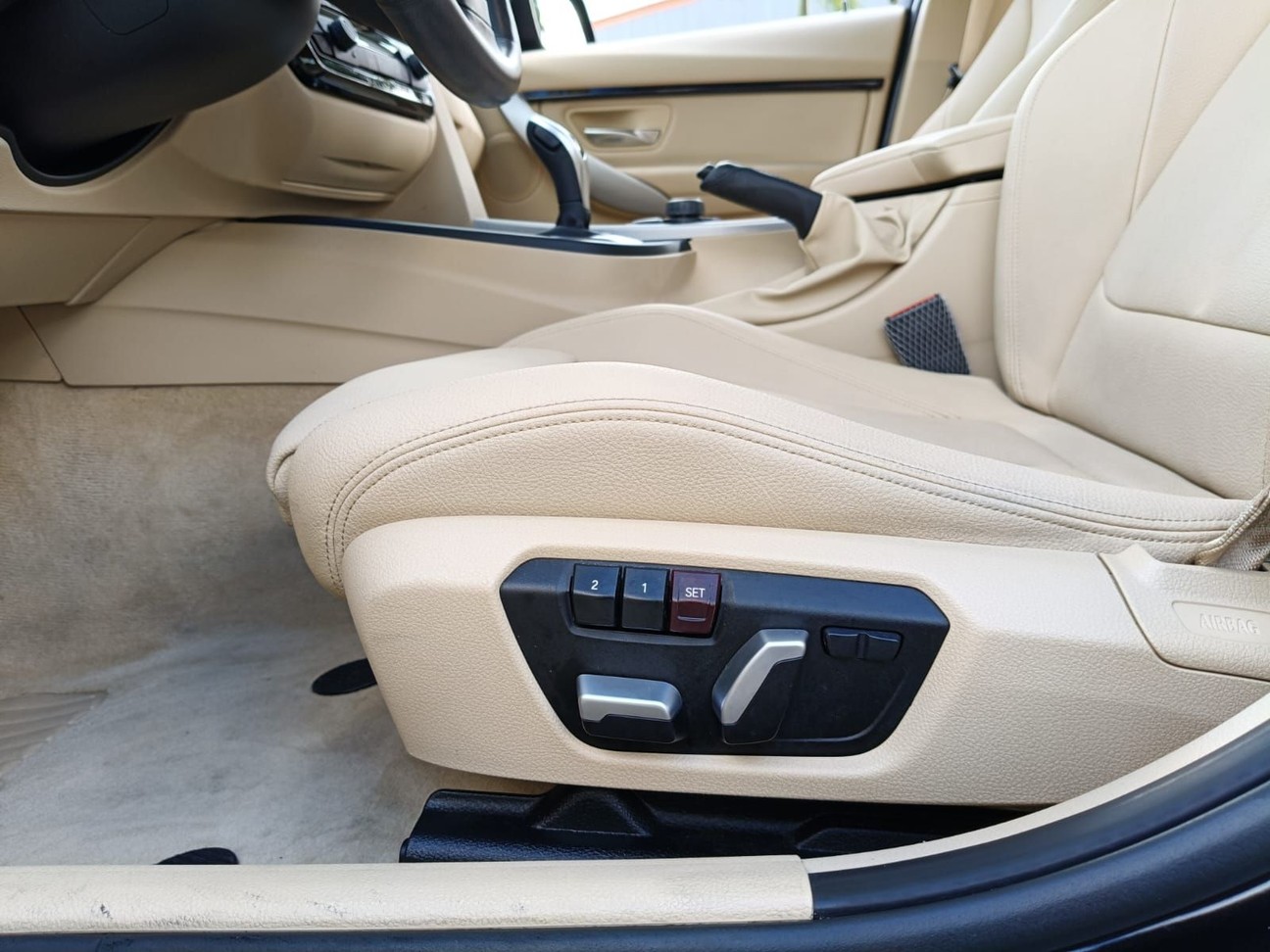 Car Image 16
